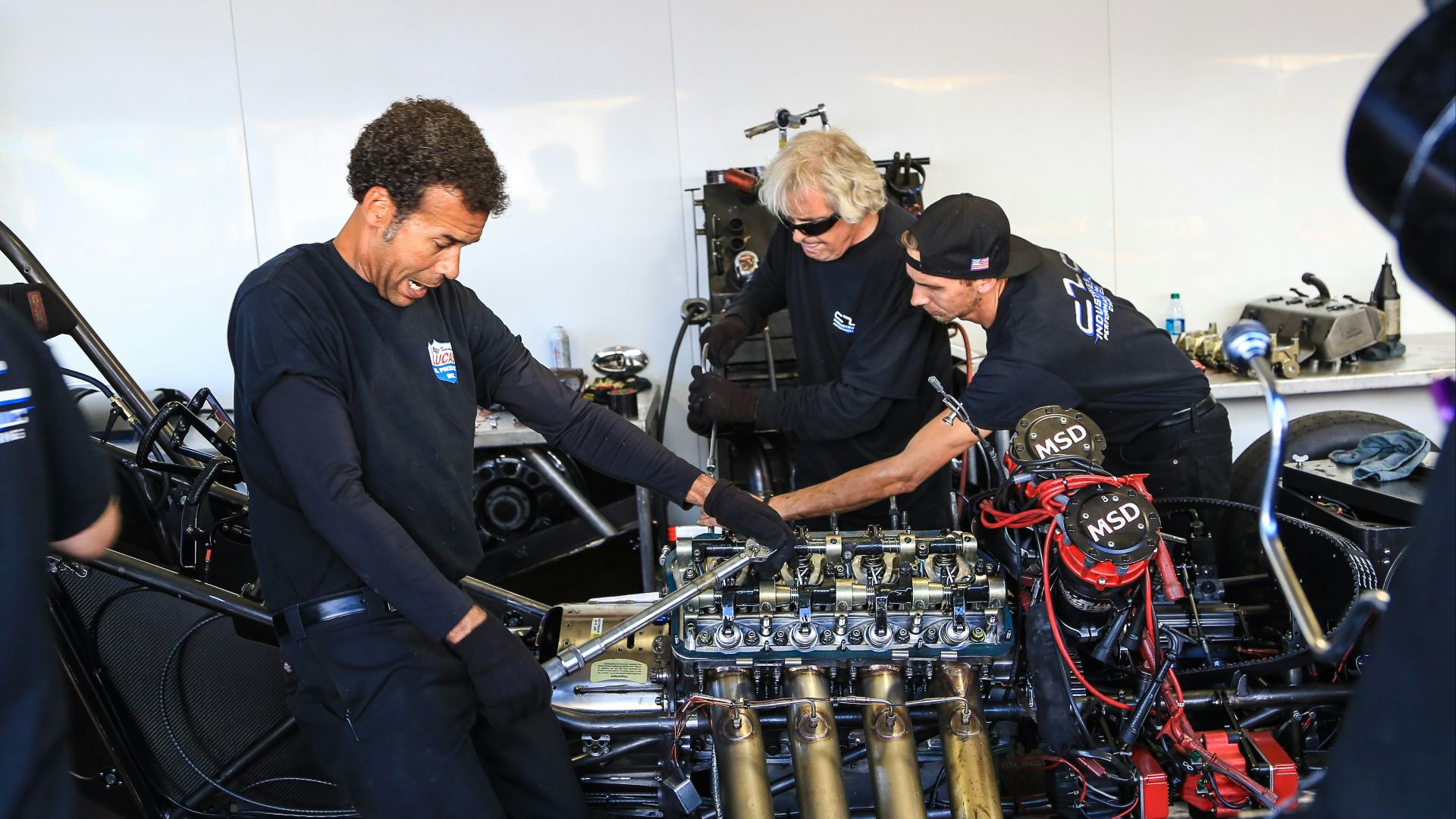 men's black long-sleeved shirt