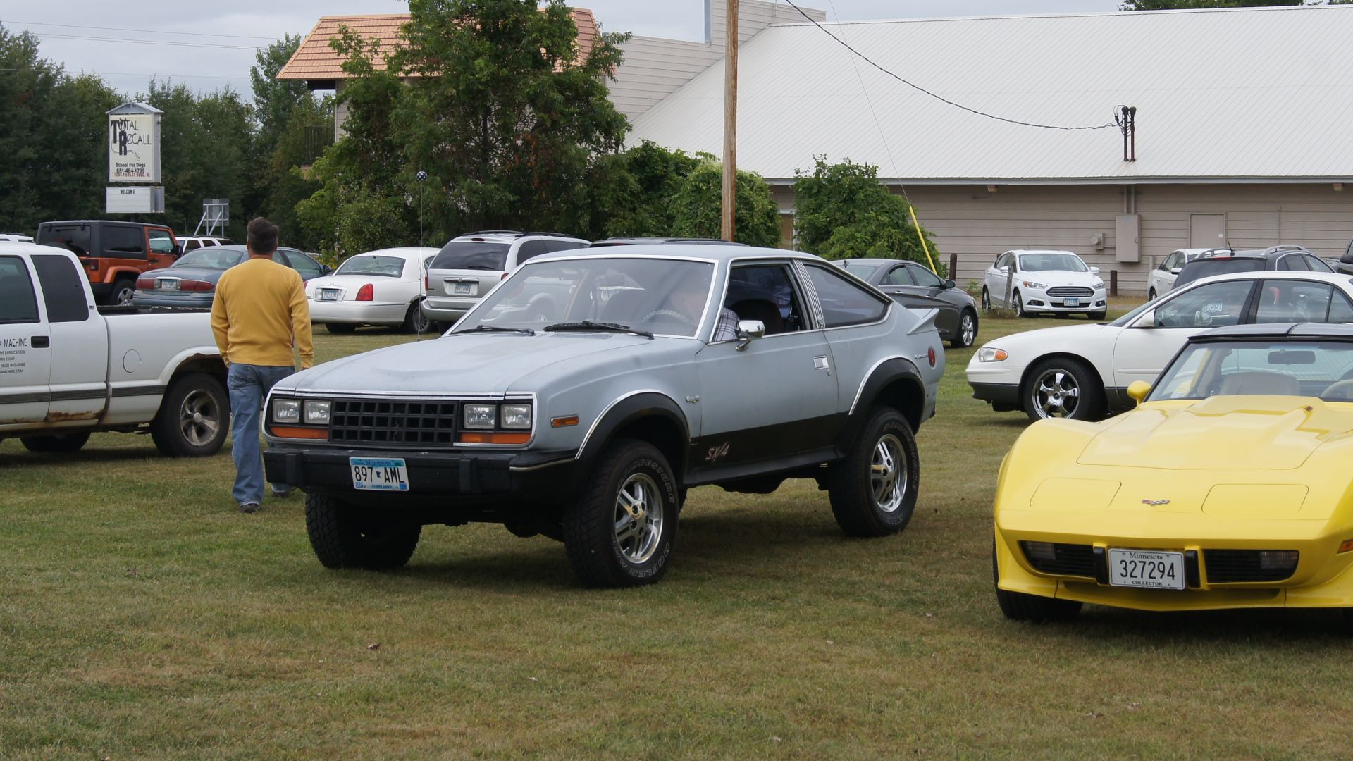 File:83 AMC Eagle SX-4 & 79 Chevrolet Corvette L-82 (9687955825).jpg