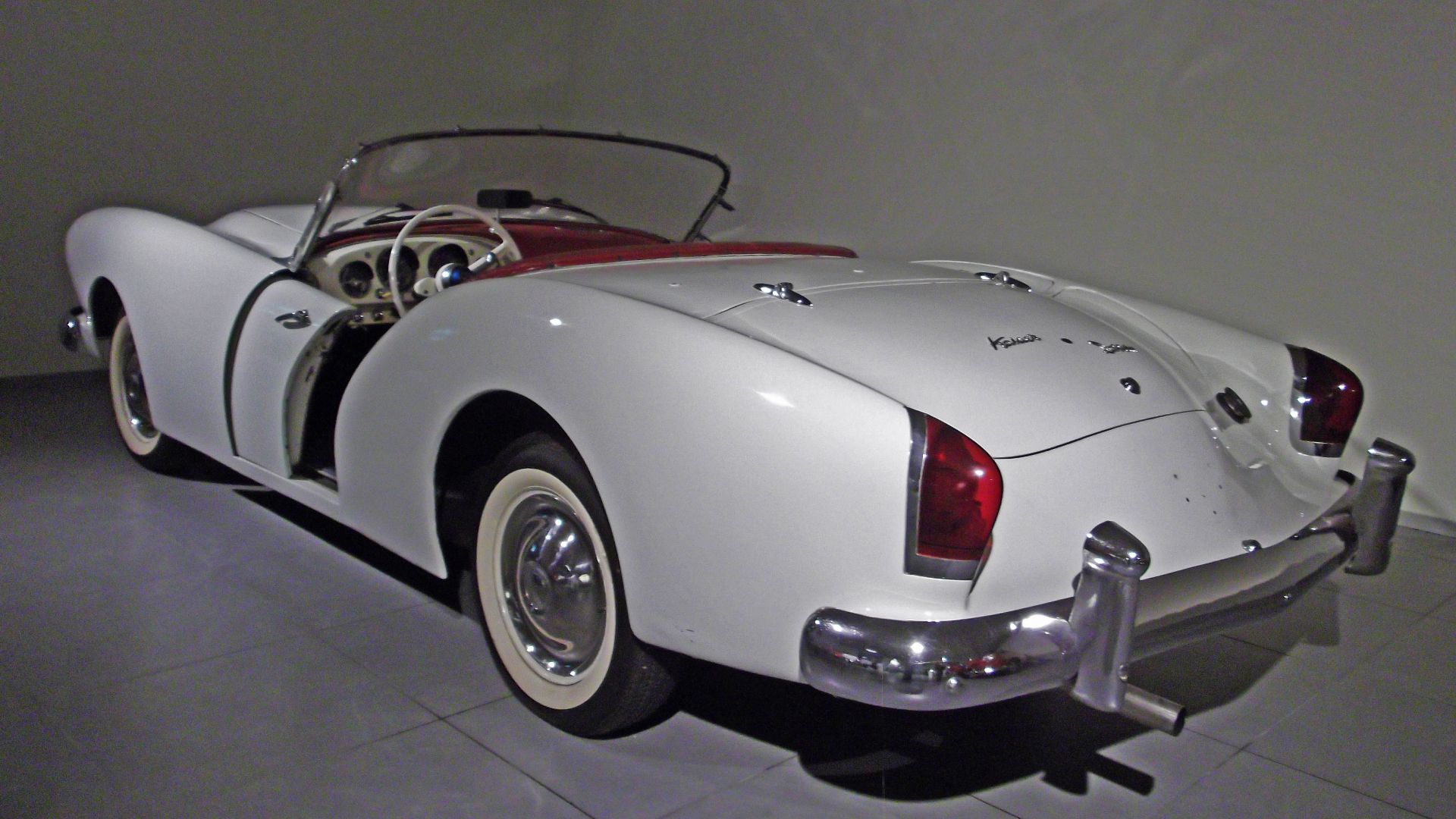 File:Kaiser-Darrin (14907737987).jpg