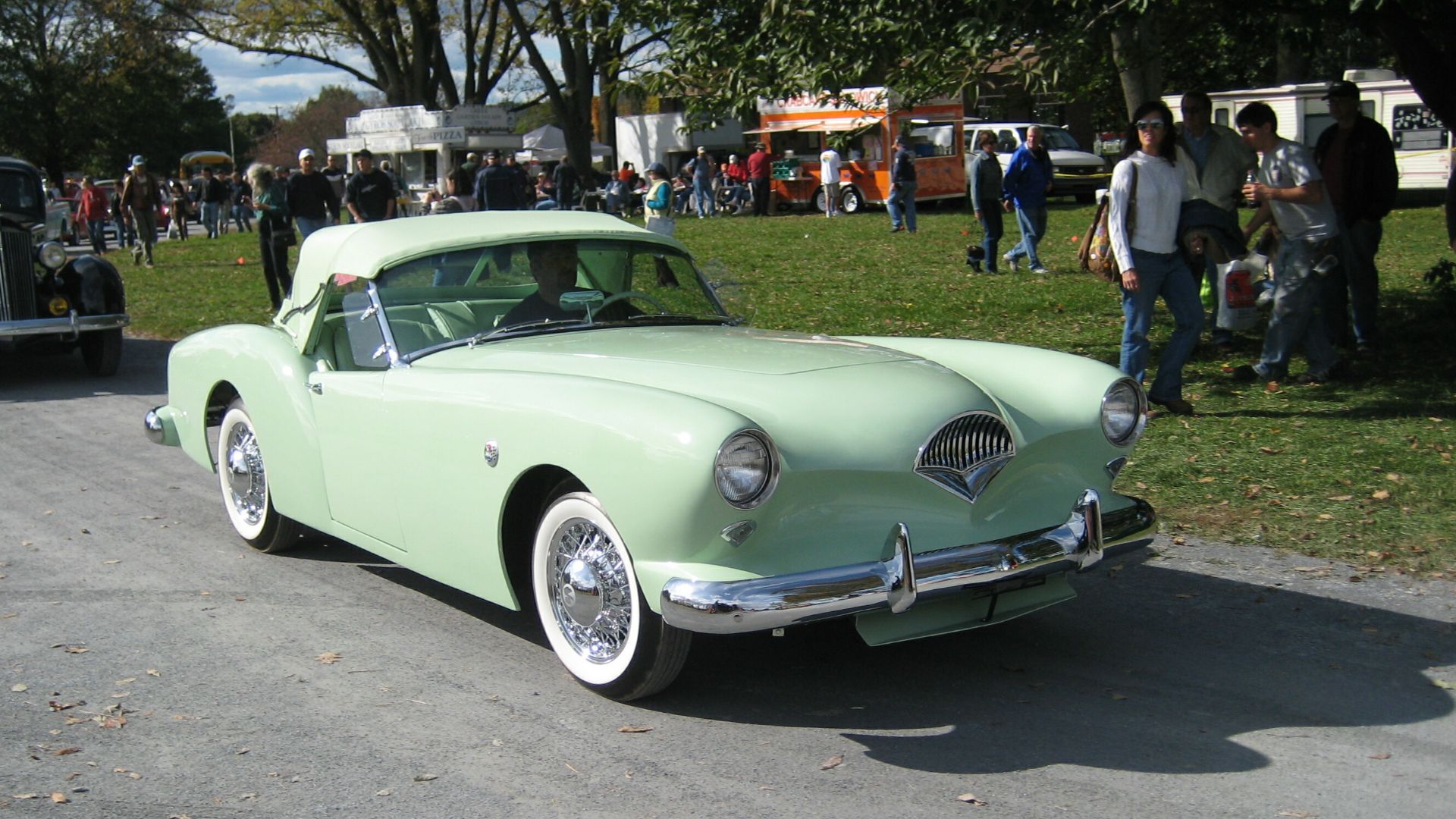 File:DKF-161 Kaiser Darrin (4061797062, resized).jpg