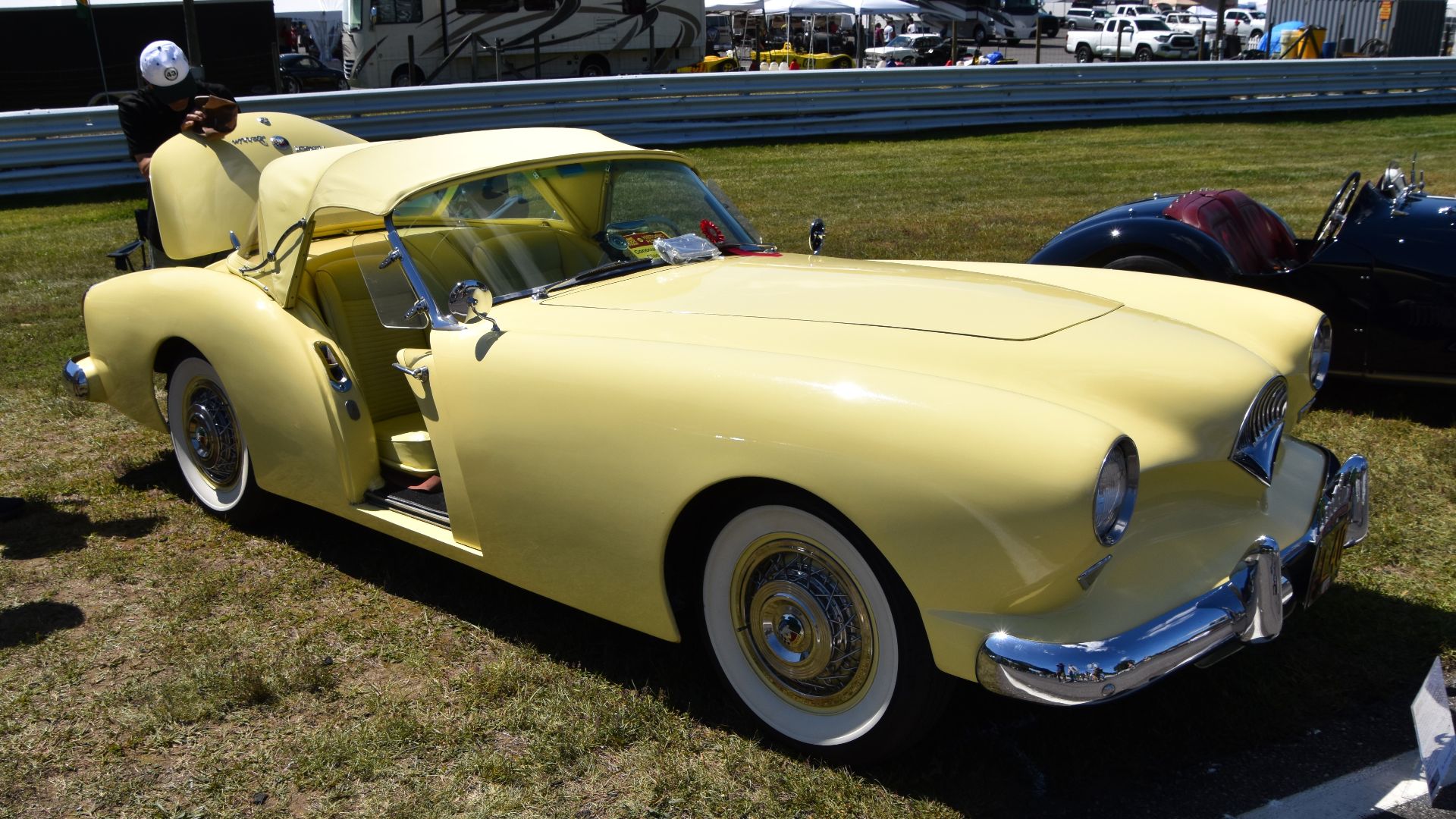 File:Kaiser Darrin (1954) (54802189042).jpg