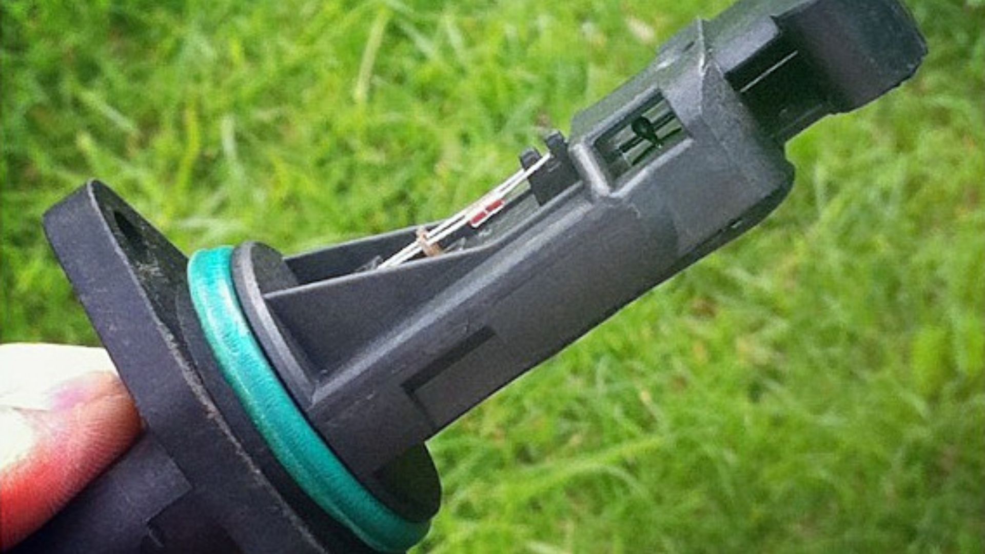 File:MAF sensor bosch.jpg