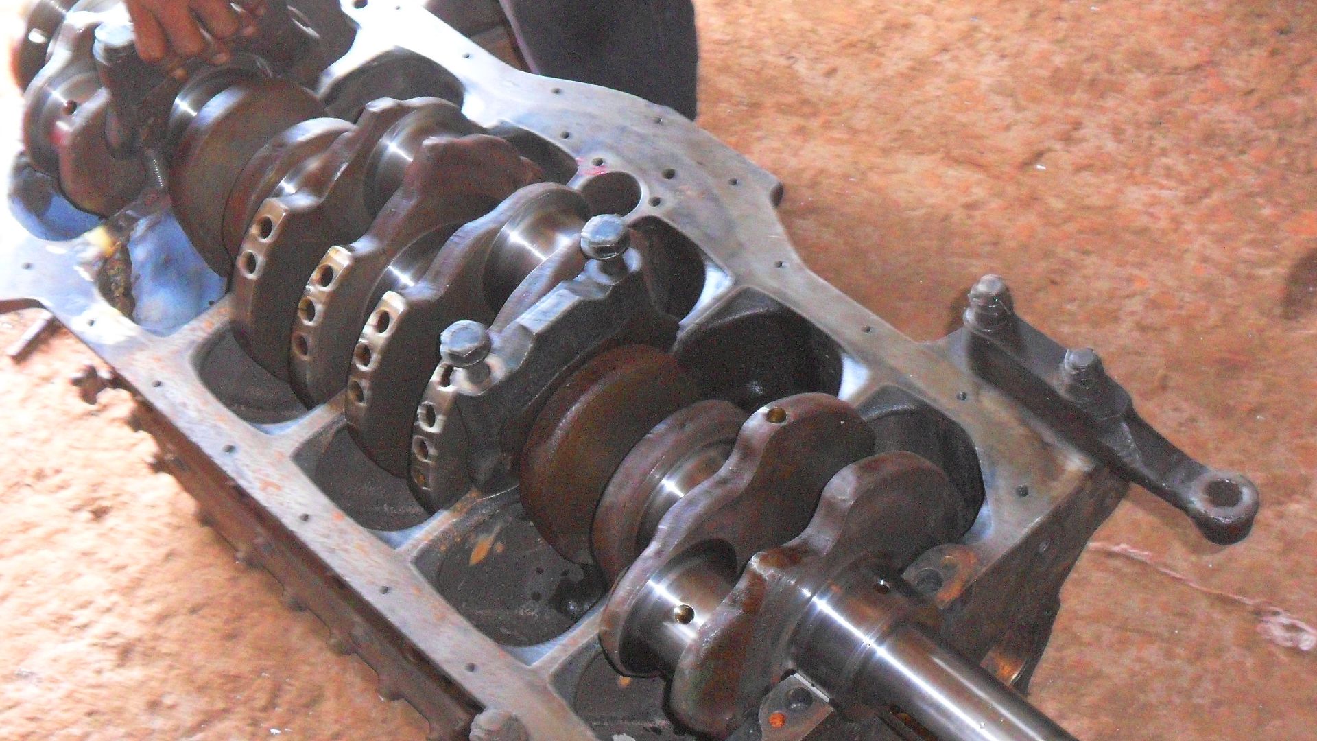 File:Crankshaft of an engine.jpg
