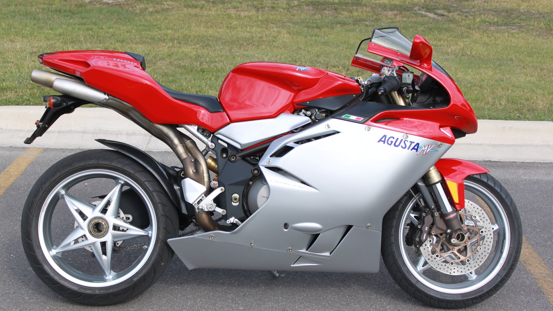 File:2006 MV Agusta F4 1000S.JPG