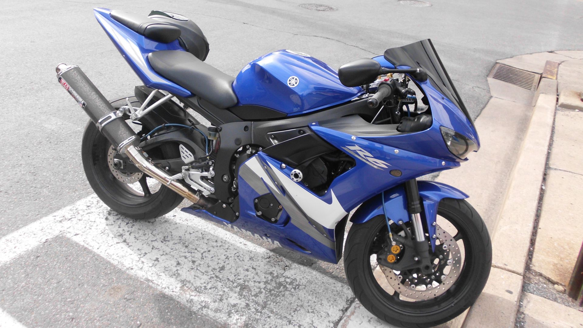 File:Yamaha YZF-R6 Cropped.jpg
