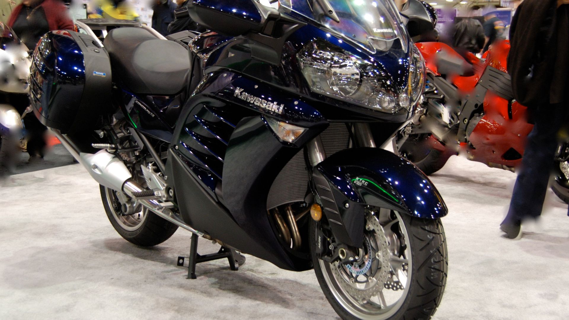 File:2010 Kawasaki Concours 14 at the 2009 Seattle International Motorcycle Show 1.jpg