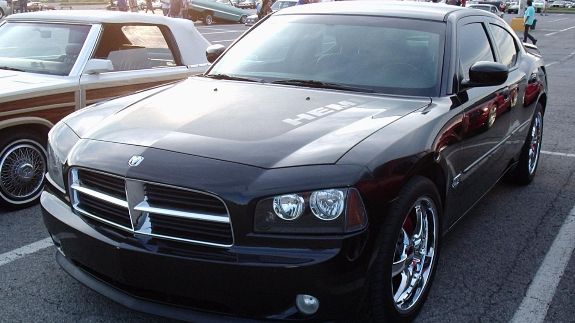 File:Dodge Charger Hemi (Les chauds vendredis '10).jpg