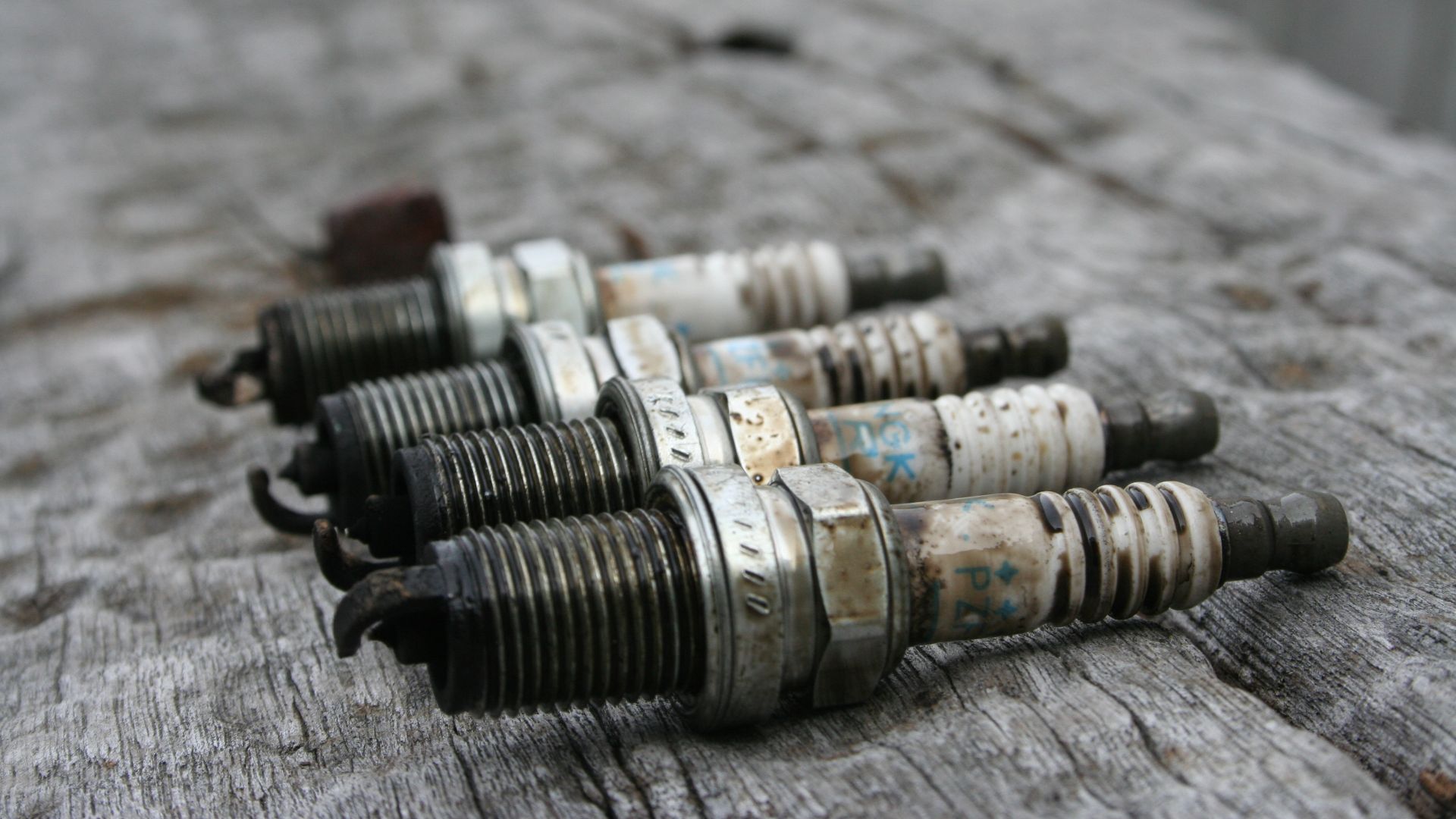 File:Spark plugs.jpg
