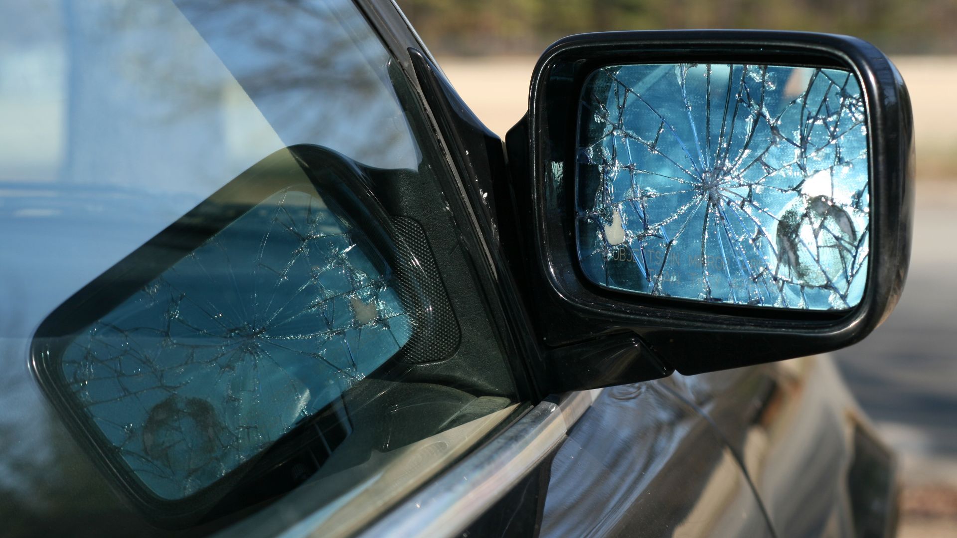 File:2010-03-08 Shattered side mirror on BMW.jpg