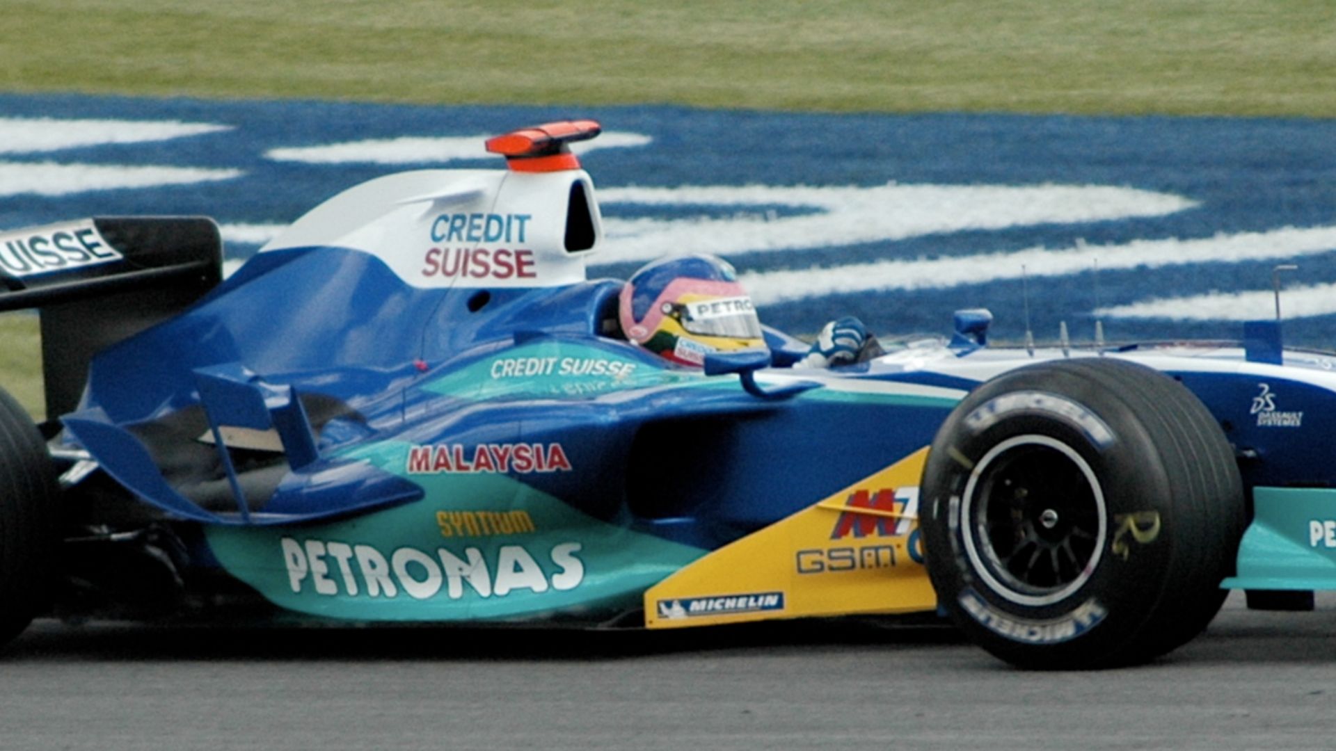 File:Jacques Villeneuve (Sauber) qualifying at US Grand Prix 2005.jpg