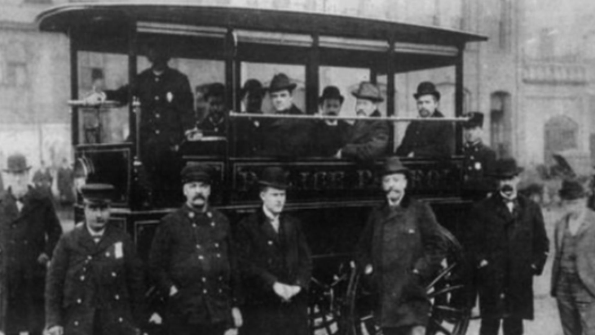 File:Akron police wagon.jpg