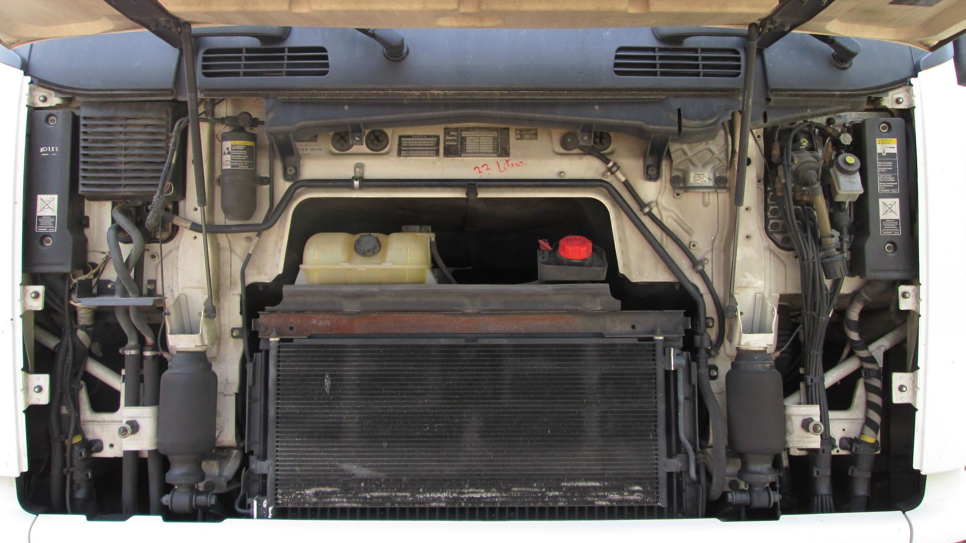 File:Volvo truck-front2.jpg