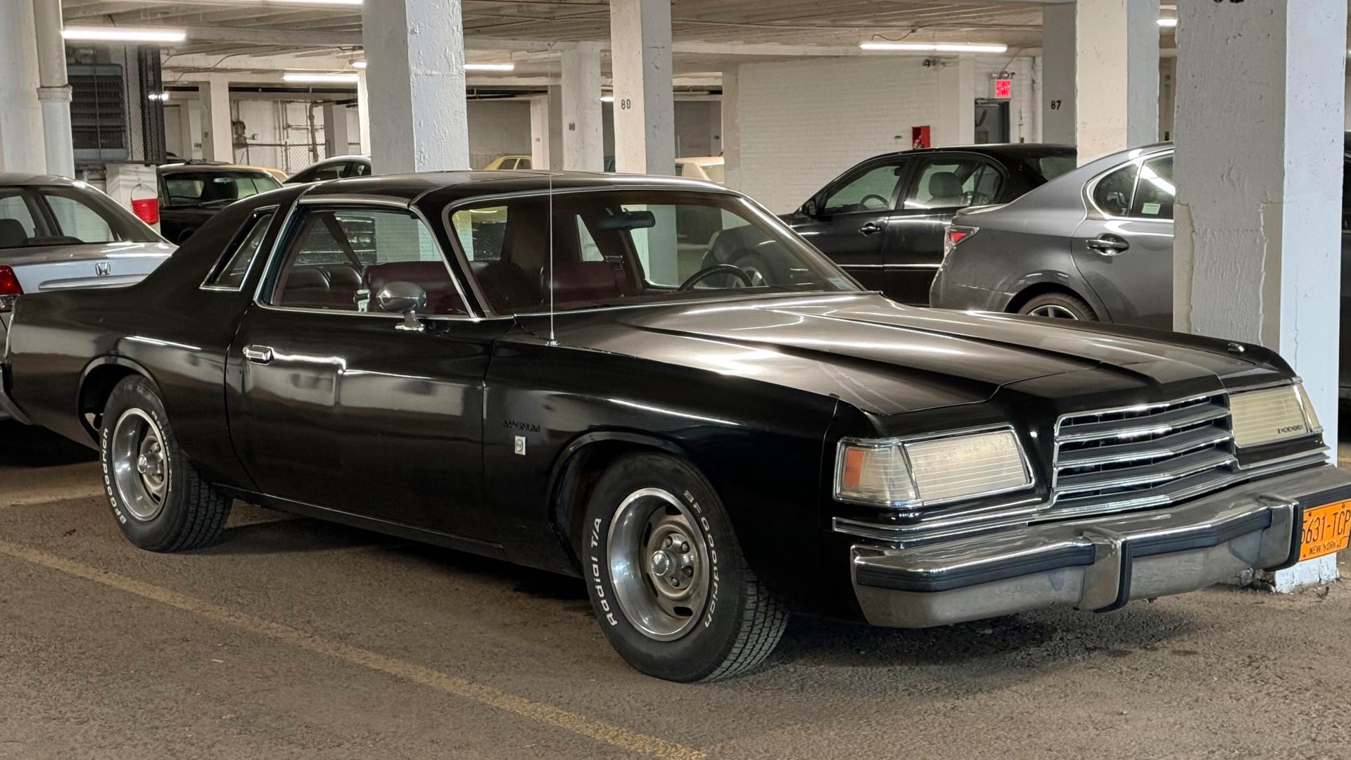 File:1979 Dodge Magnum XE in Black, front right.jpg