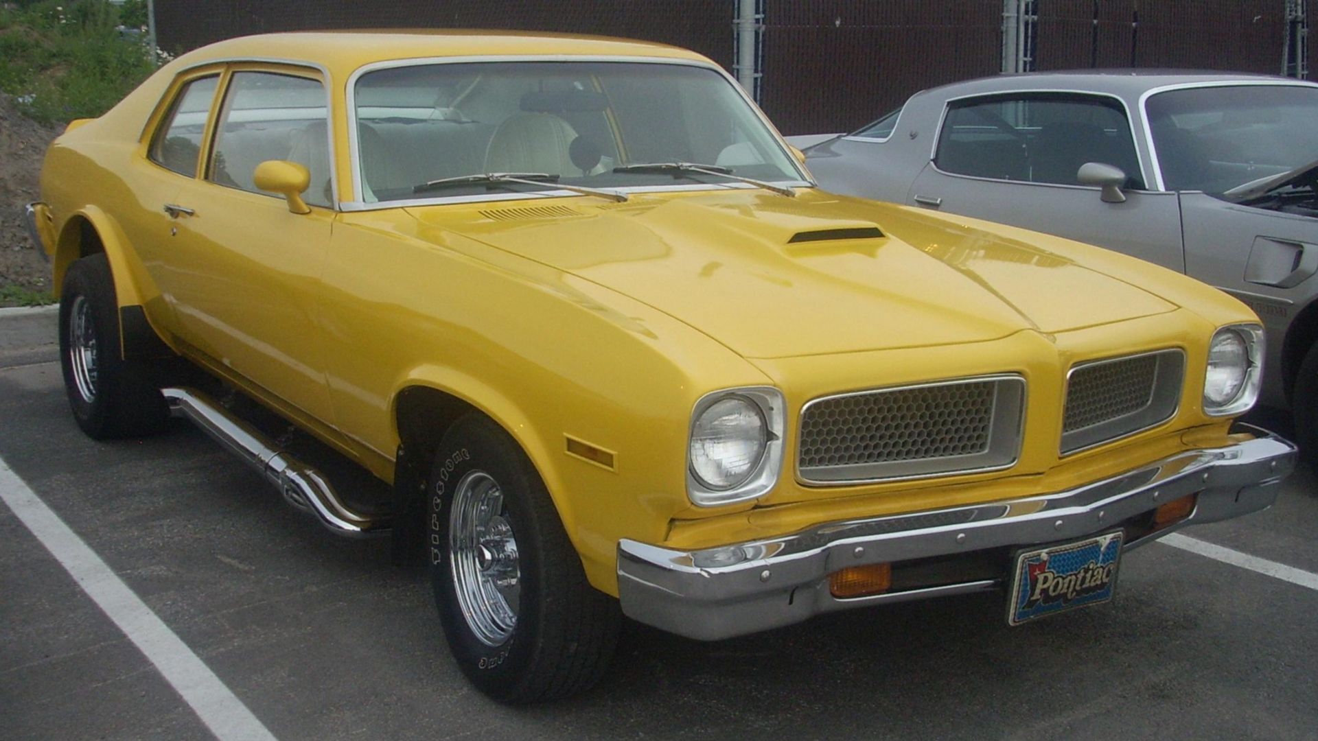 File:'74 Pontiac GTO (Centropolis Laval '10).jpg
