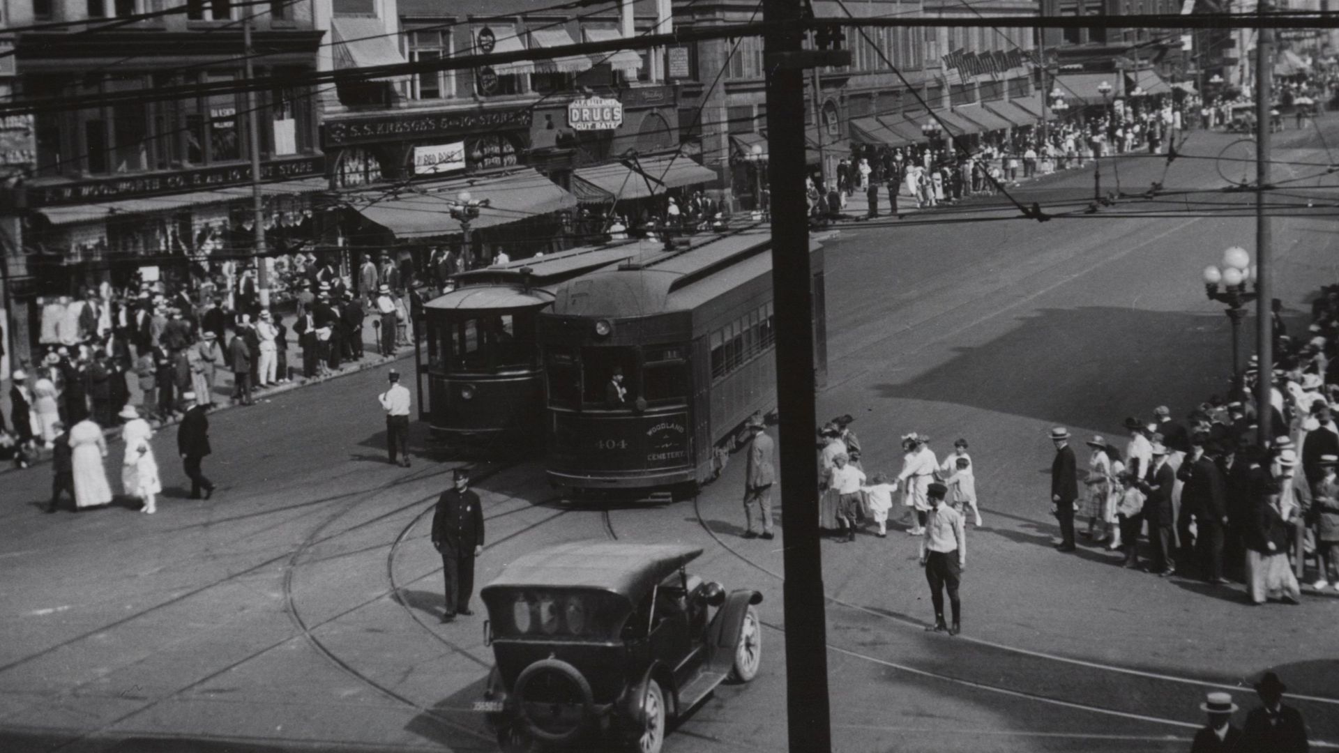 File:Oakwood Street Railway cars in downtown Dayton, photograph - DPLA - 2ff115f96e450d53fa5ab6cff2c6faab.jpg