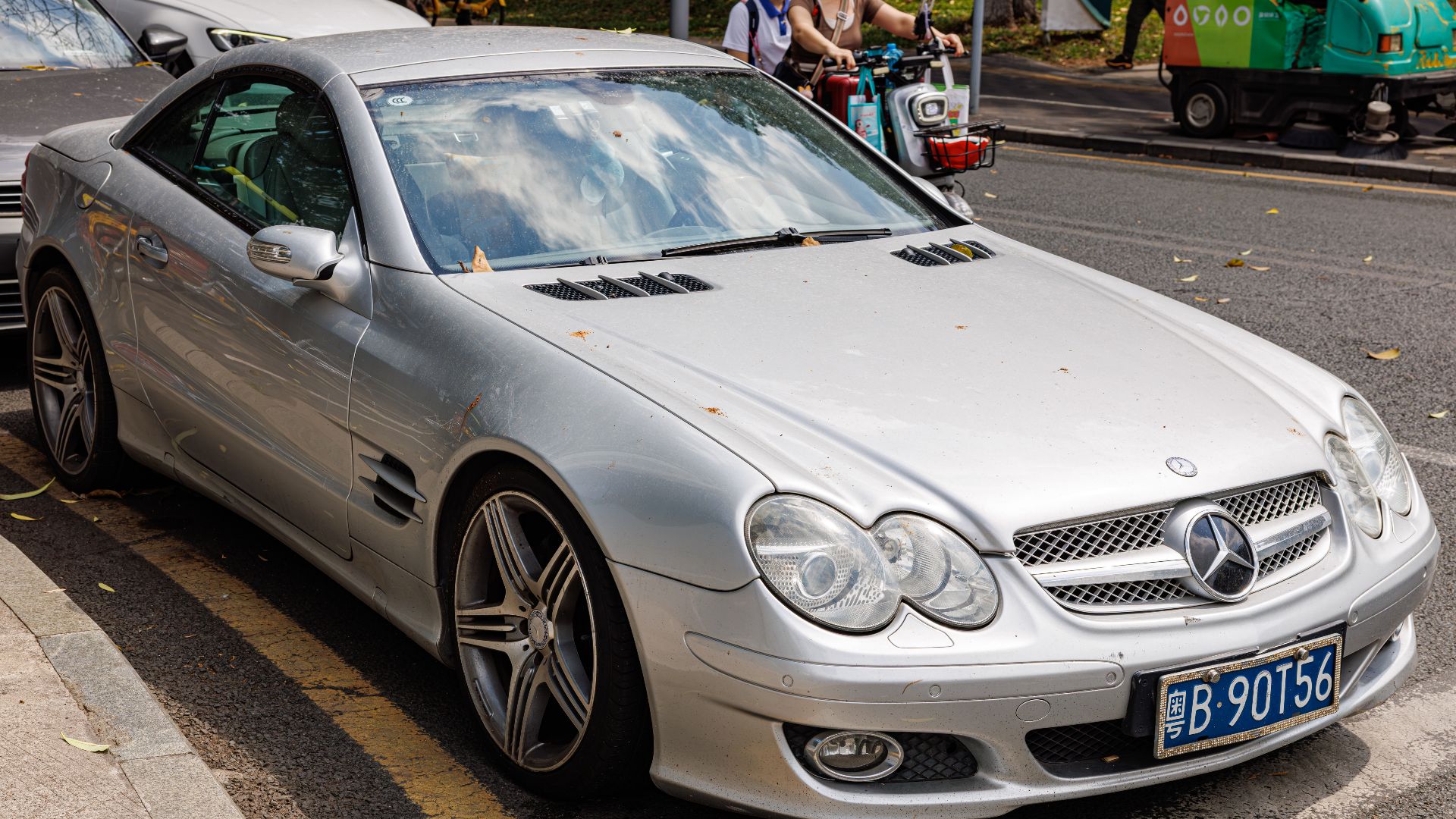 File:MERCEDES-BENZ SL-CLASS (R230) China.jpg