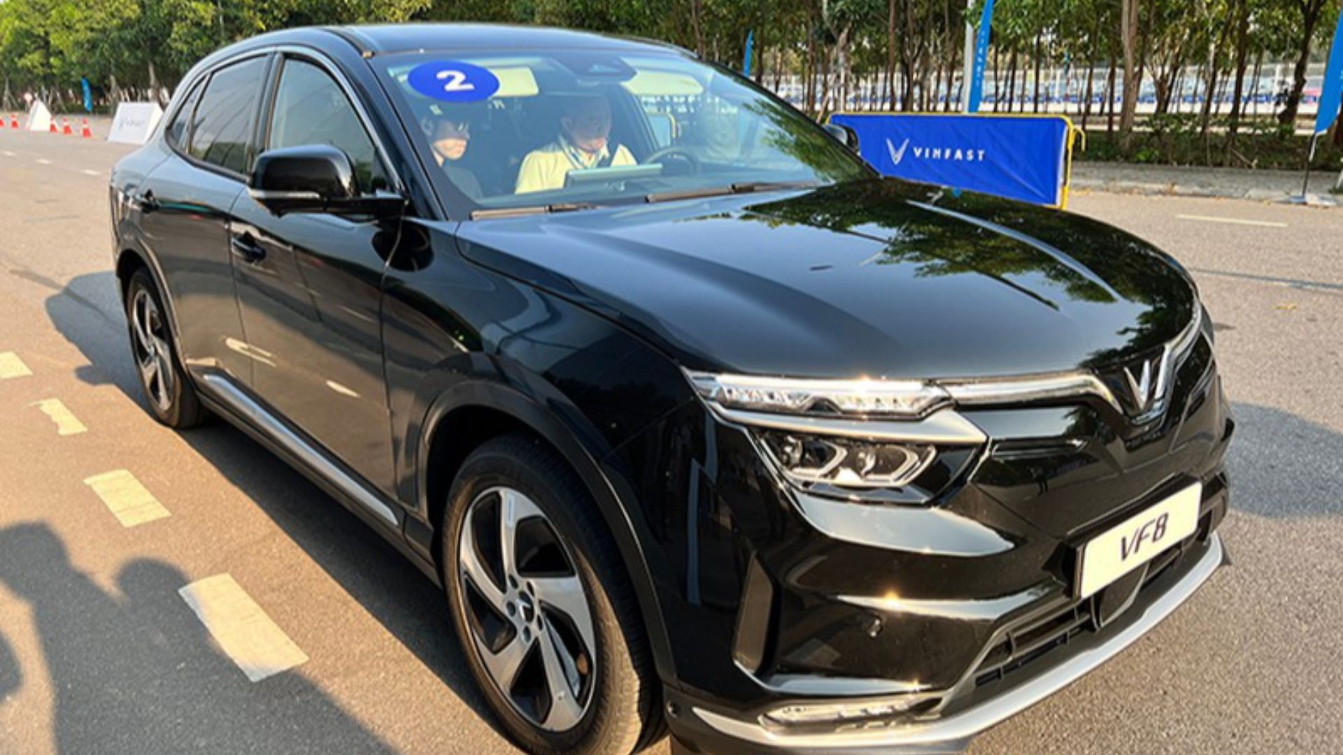 File:2022 Vinfast VF8 front view.jpg