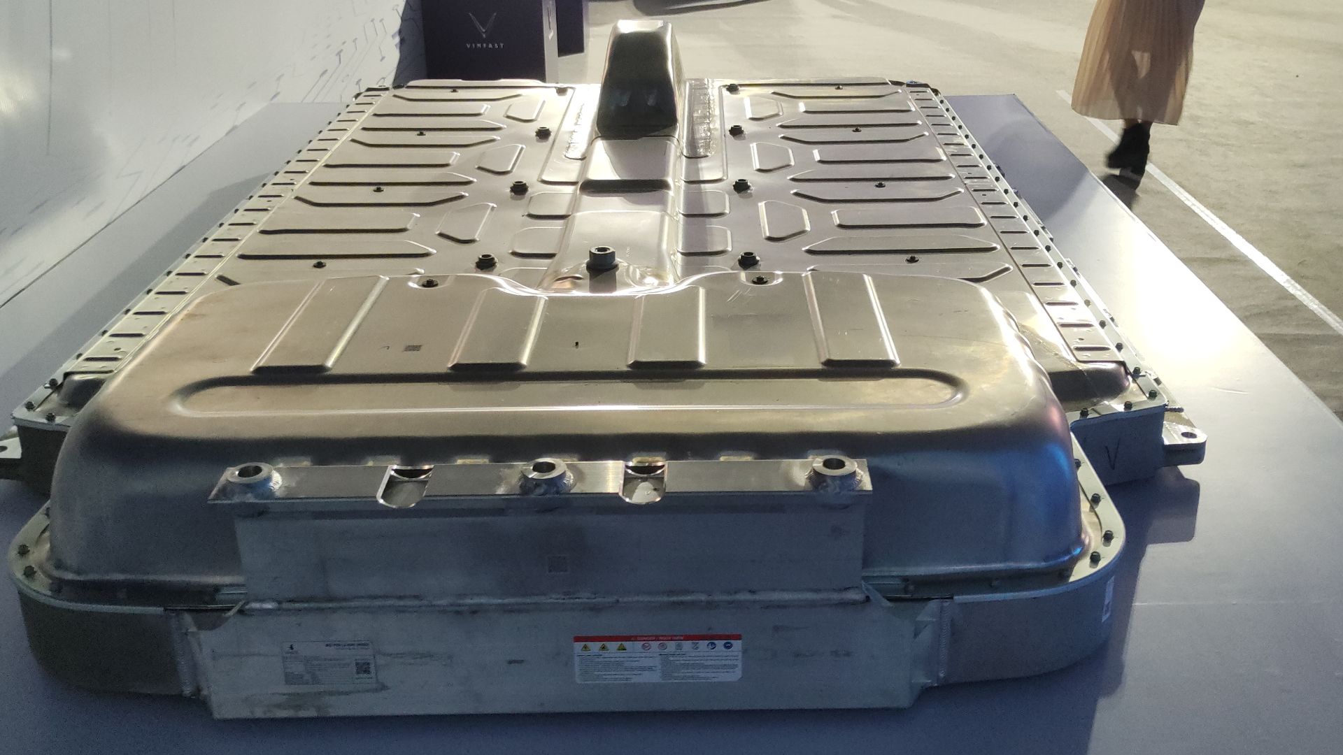 File:NewOne - VinFast VF 8 Li-ion battery pack 03.jpg