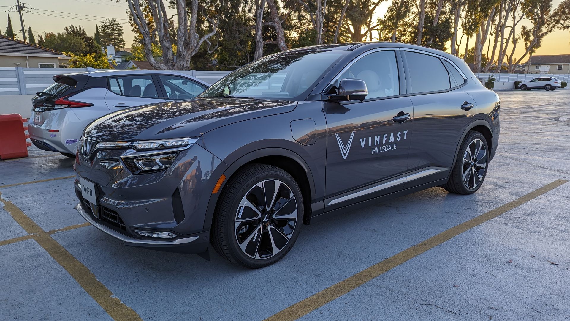 File:Vinfast VF8 at Hillsdale.jpg