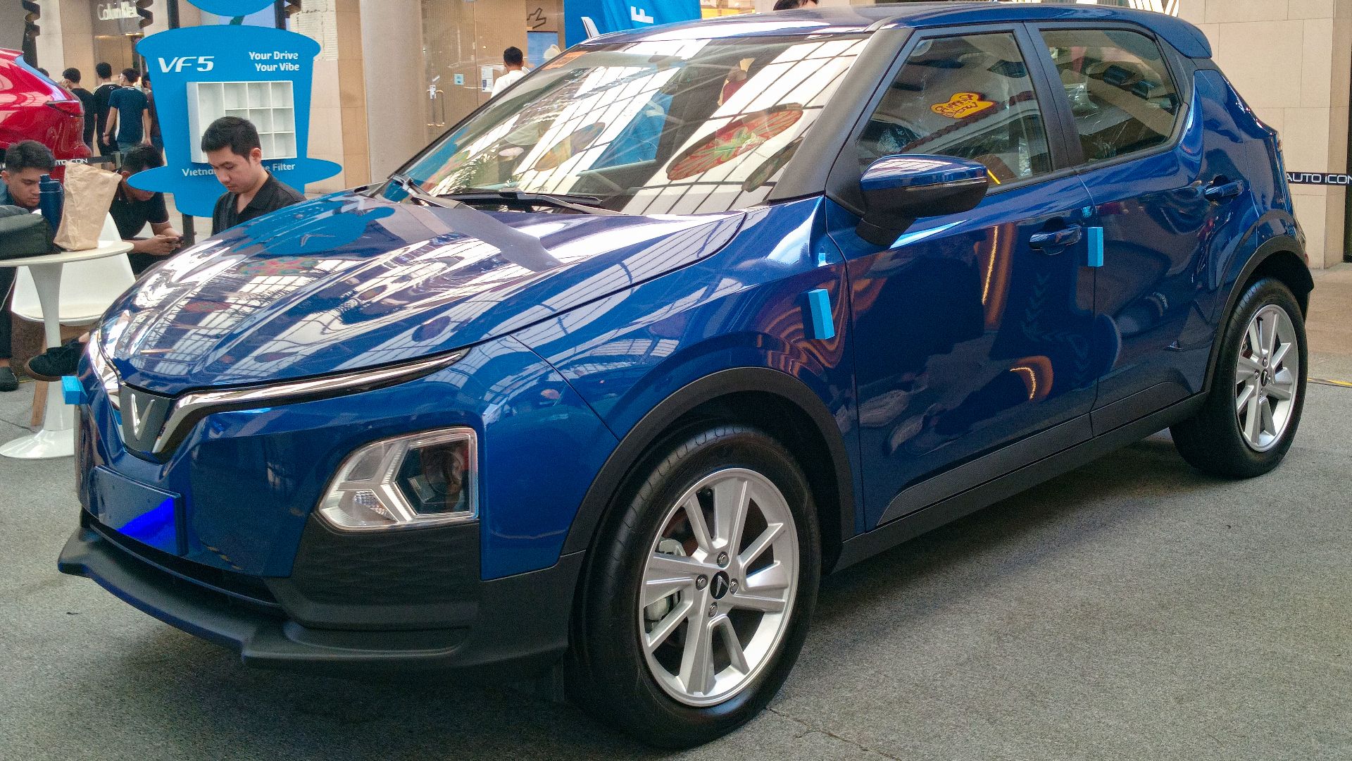 File:2025 VinFast VF 5 in Vinfast Blue, front left.jpg