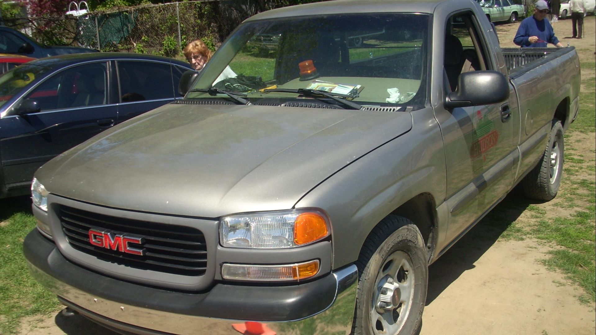 File:'99-'02 GMC Sierra Regular Cab (Hudson).JPG