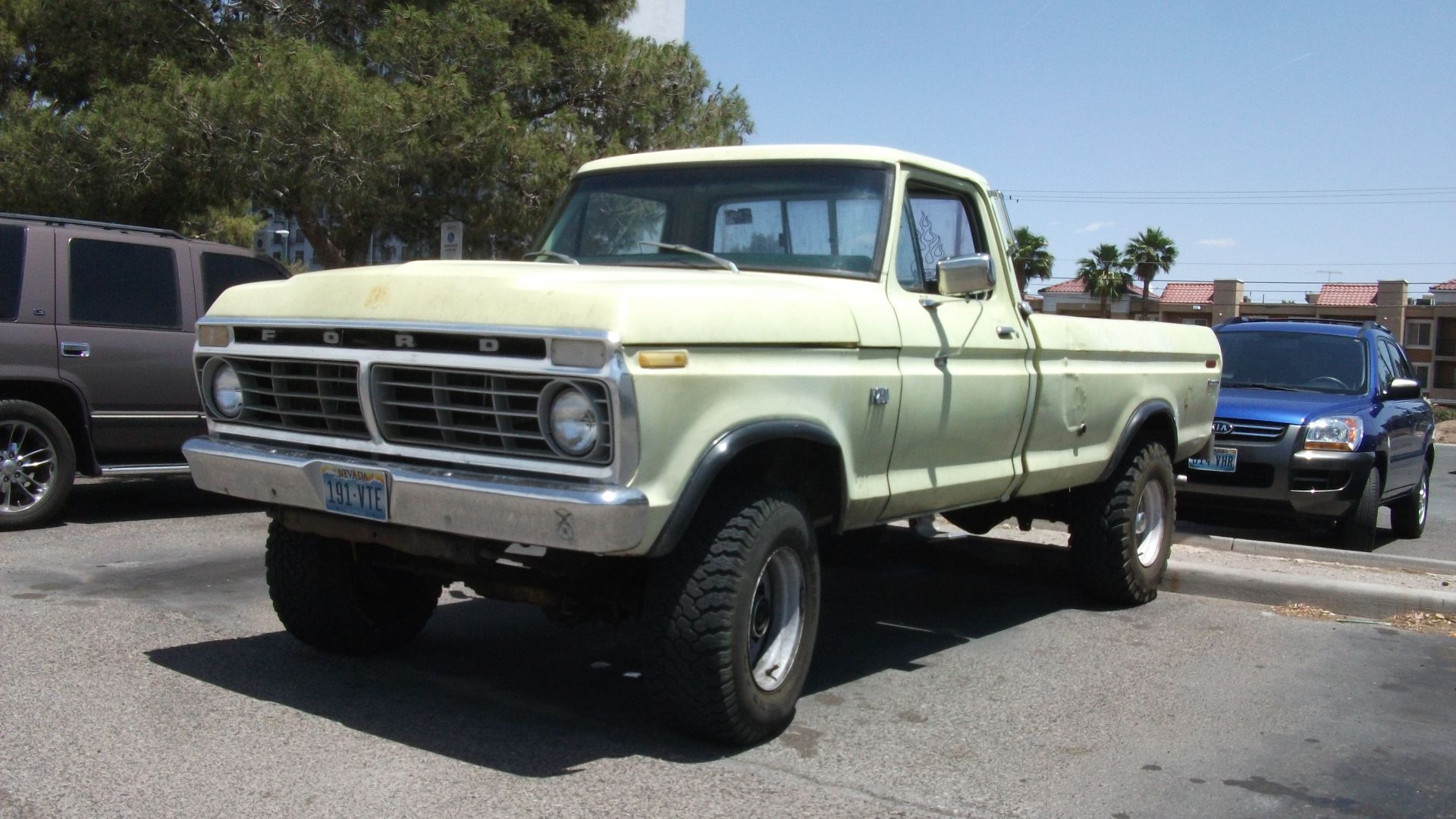 File:Ford F-250 truck (5795159438).jpg