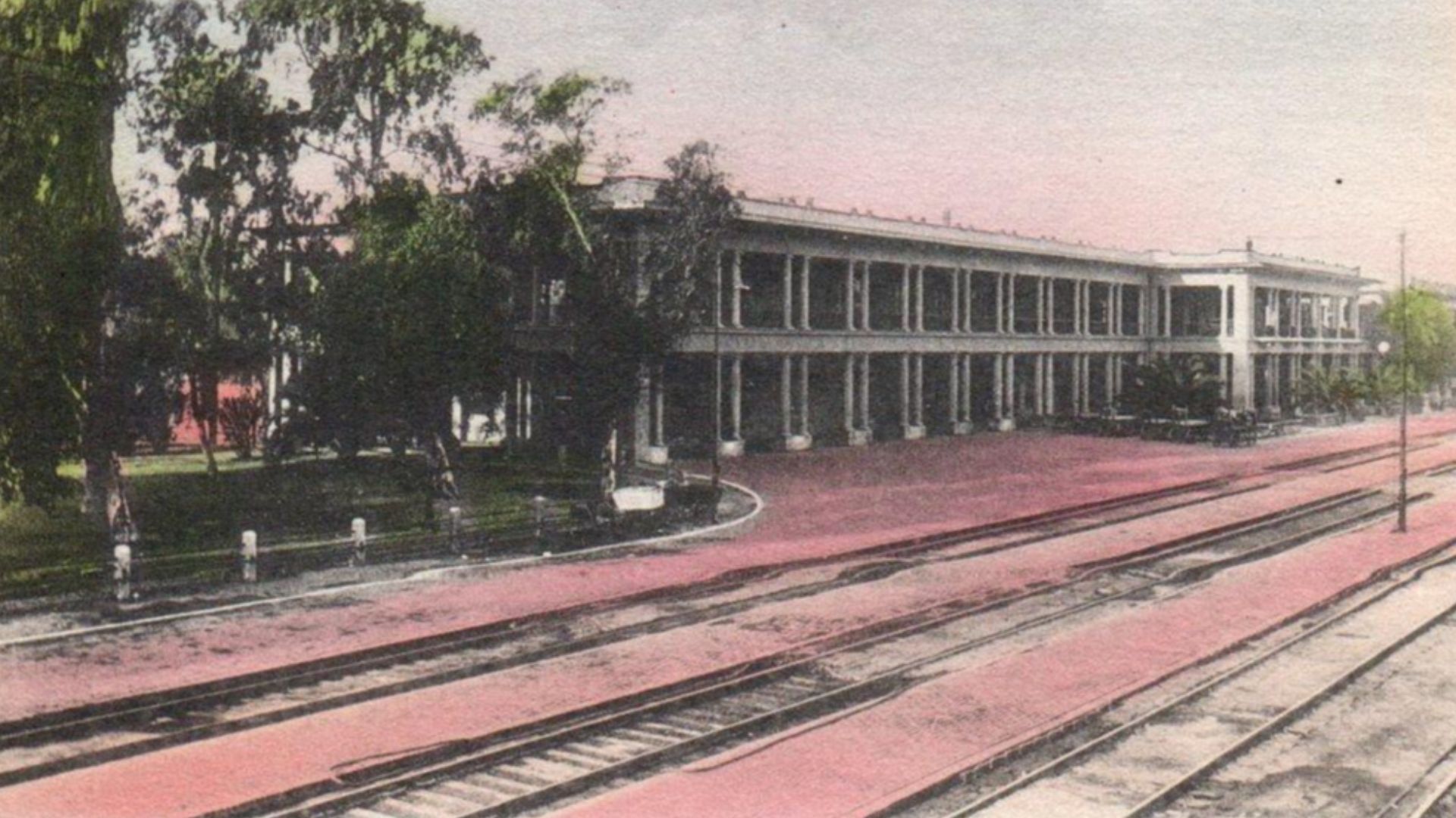 File:Needles station 1920 postcard.jpg
