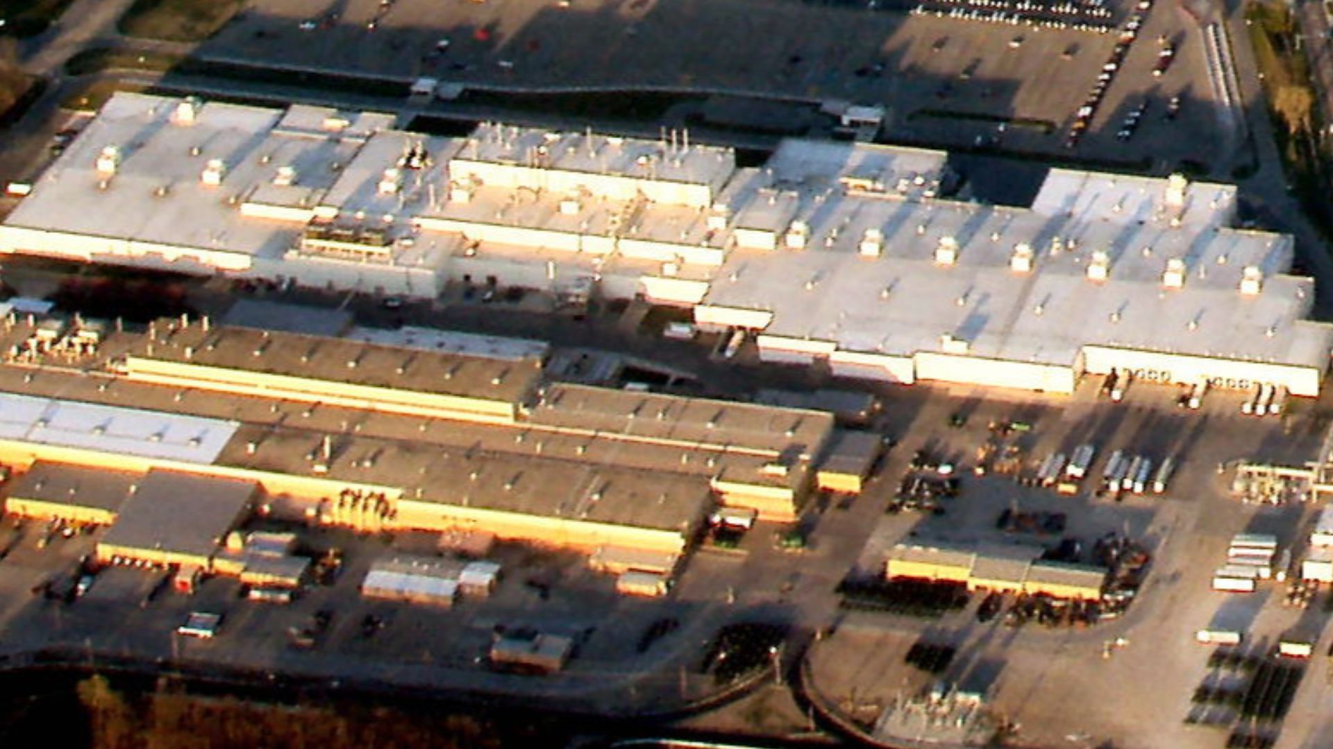 File:AM General Mishawaka Plant cropped.jpg