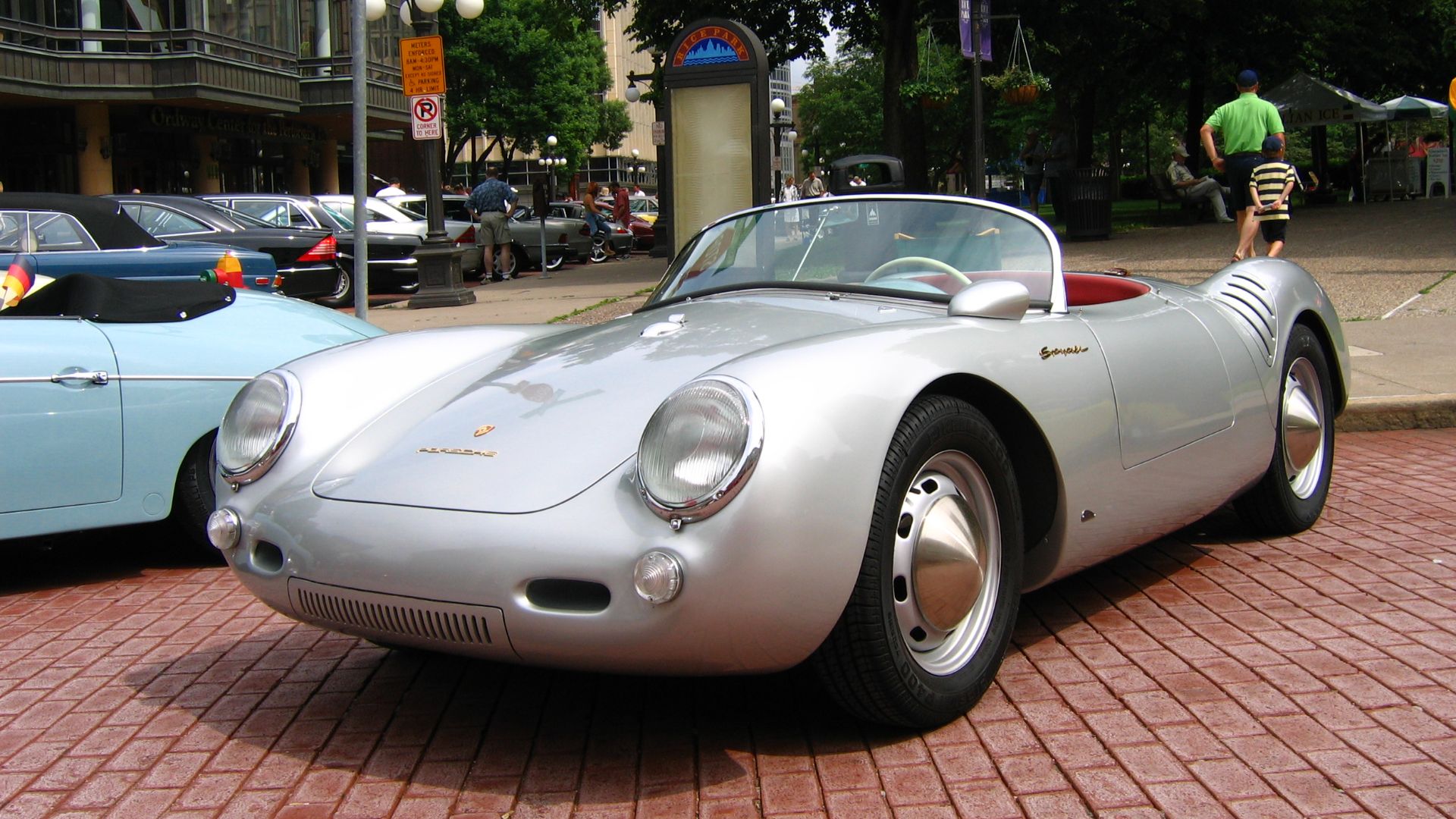 File:Porsche 550 Spyder parked.jpg