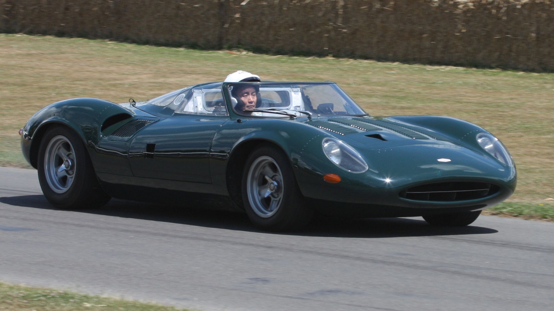 File:1966JaguarXJ-13.jpg