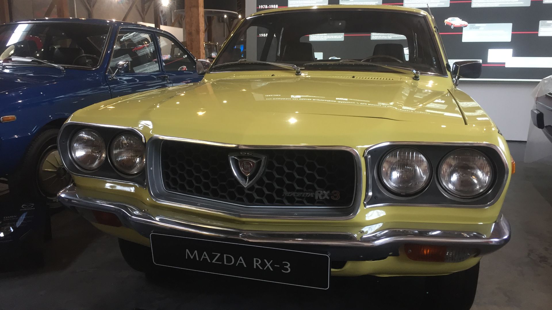 File:Mazda-Museum Augsburg 2021-09-19 Bild 44.JPG