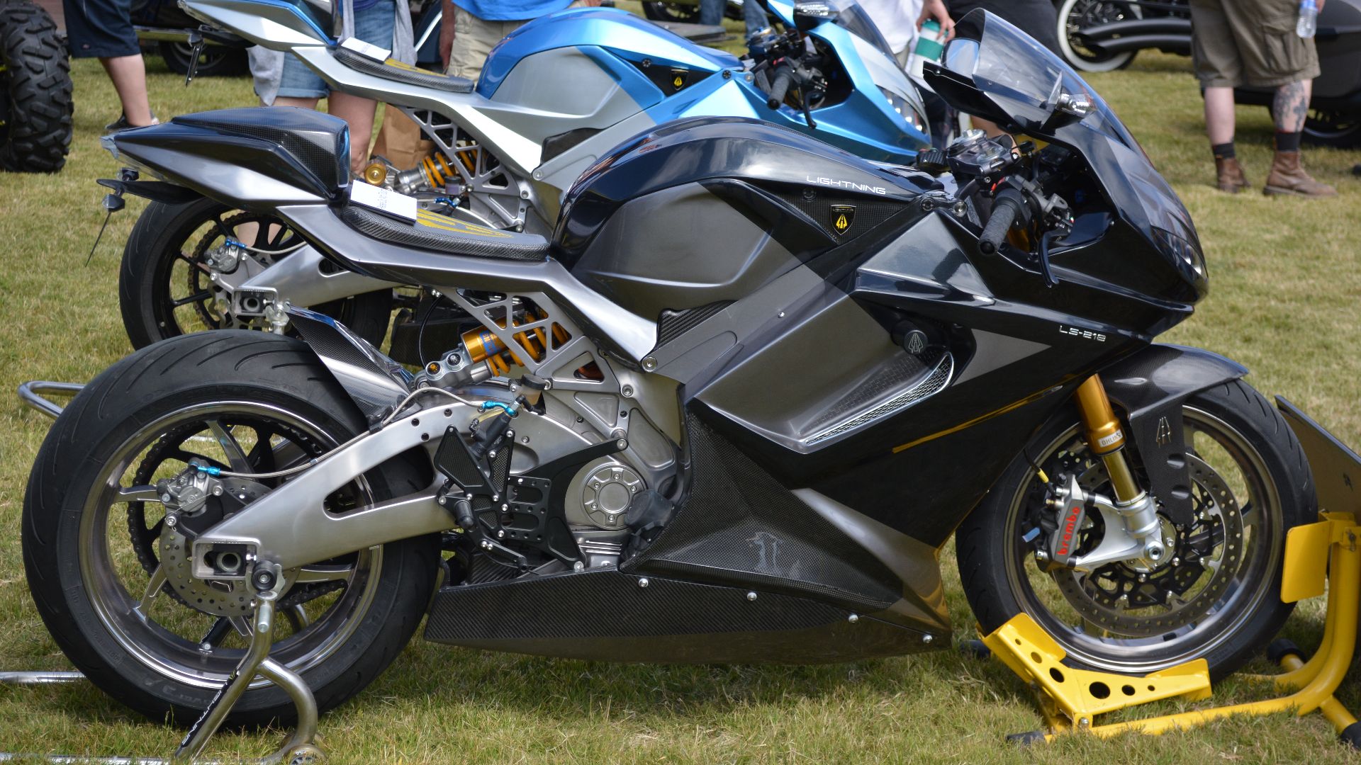 File:Lightning LS-218 (19191482473).jpg