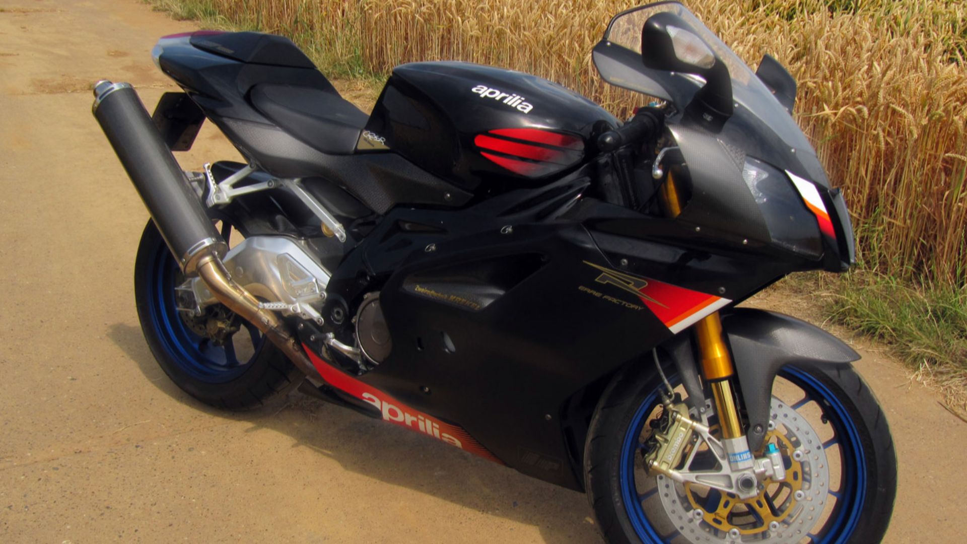 File:Aprilia RSV 1000 R Factory.jpg