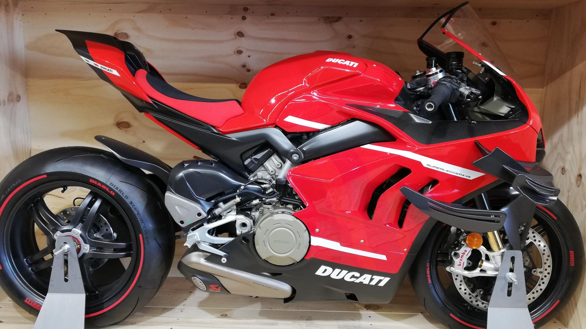 File:Ducati Superleggera V4 - container.jpg