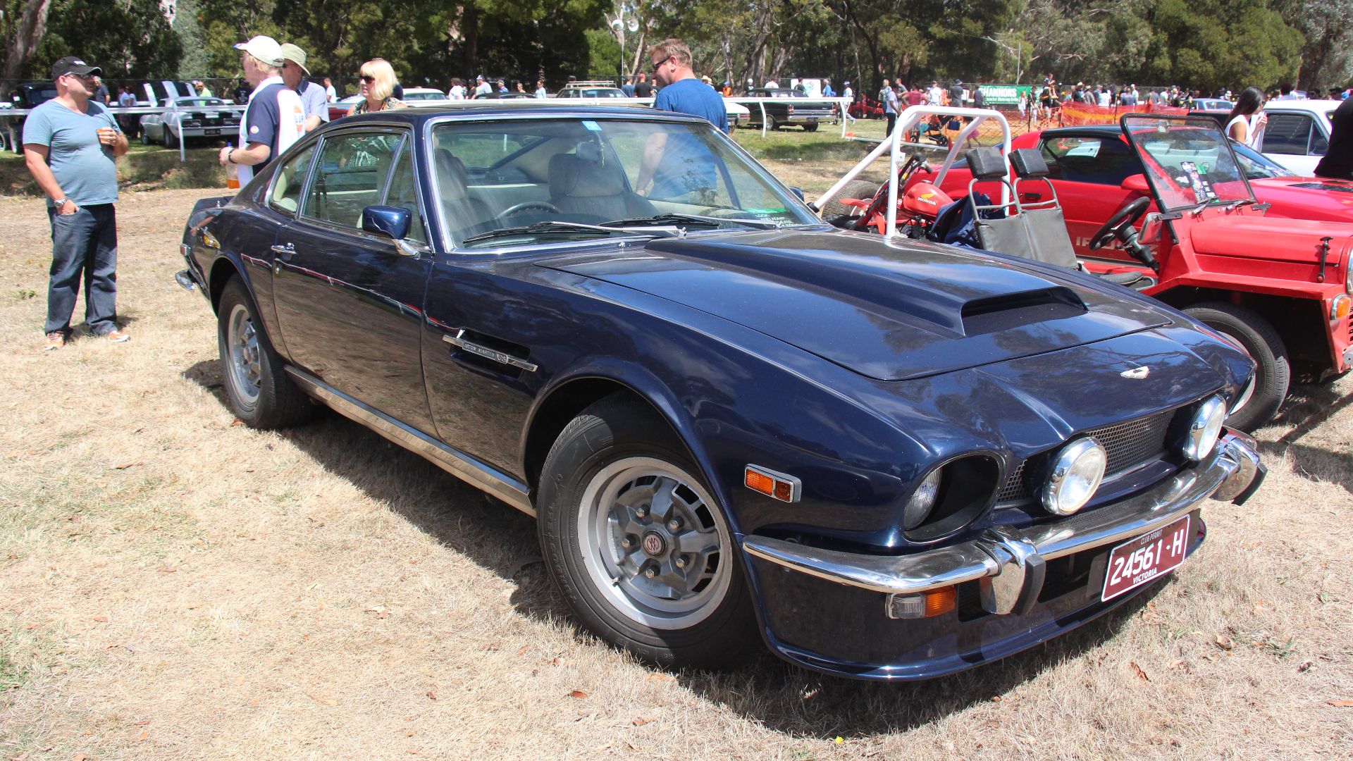 File:1975 Aston Martin V8 Series III (24487144193).jpg