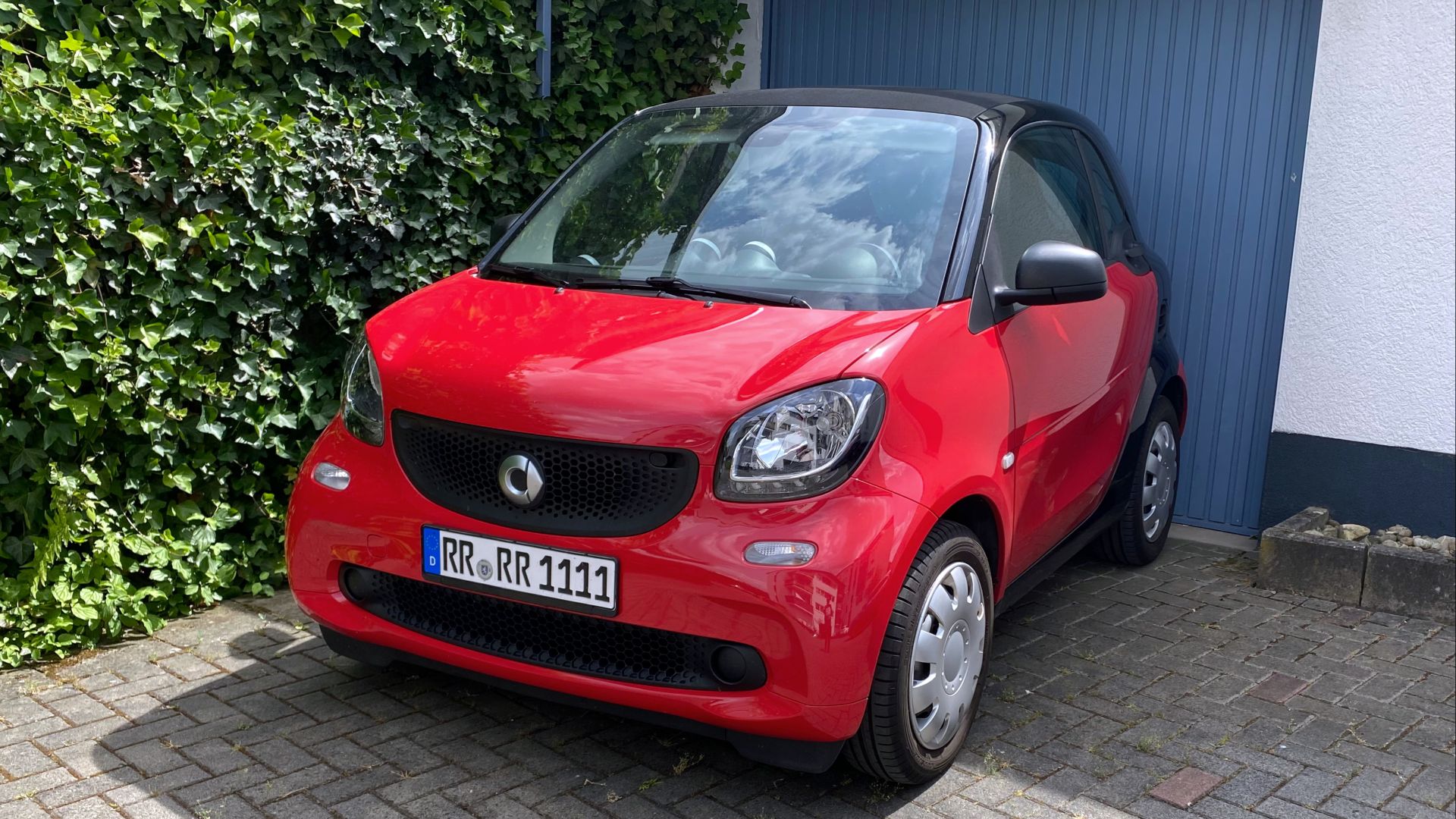 File:Smart fortwo 453 front.jpg
