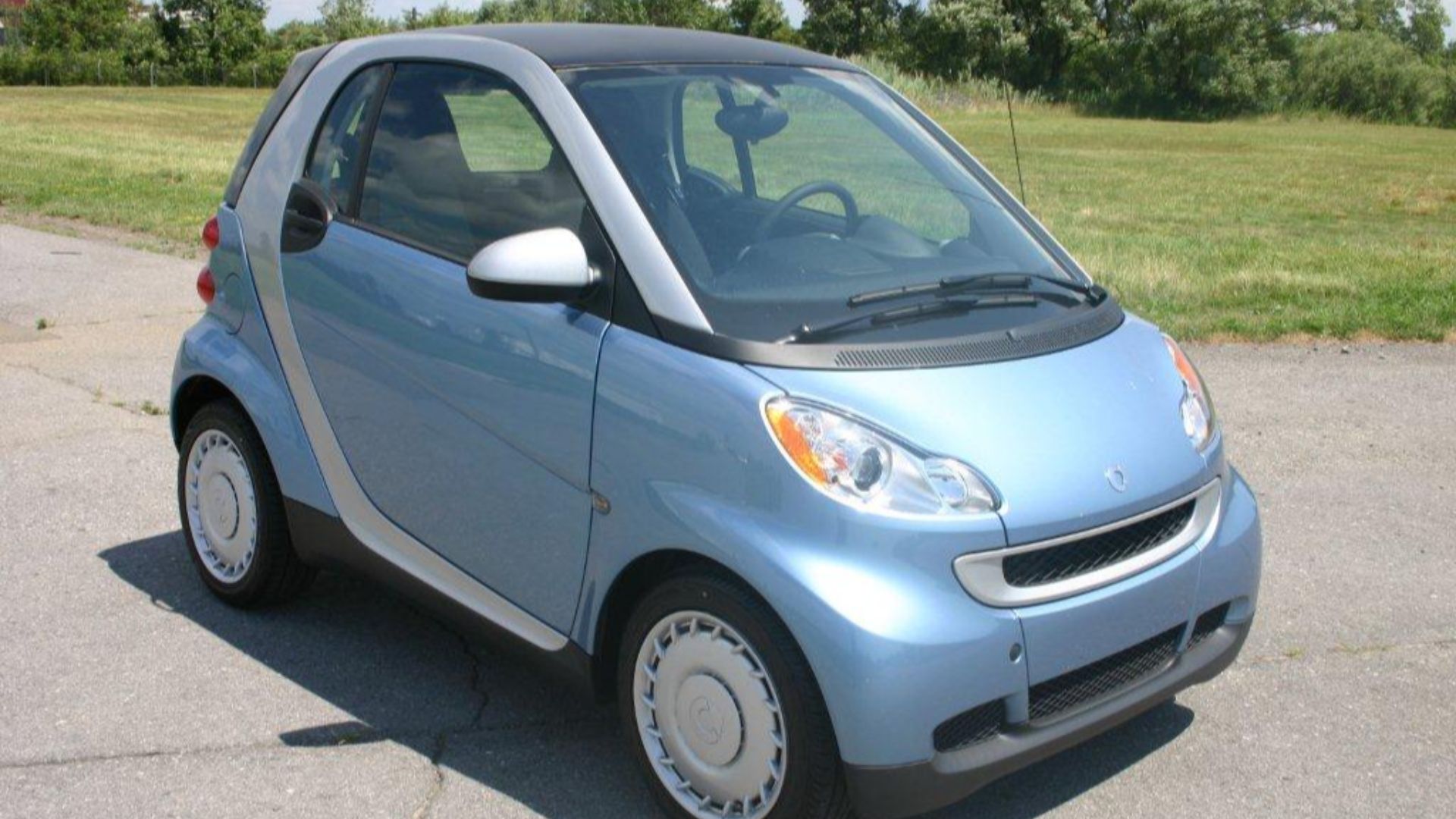 File:2011 Smart Fortwo Pure coupe -- NHTSA test 7459 - front.jpg