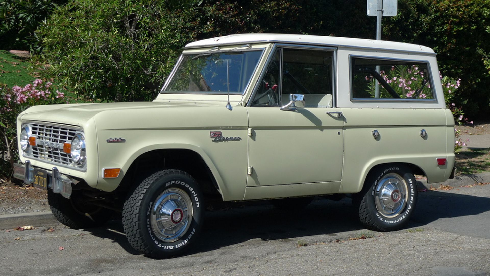 File:Ford Bronco.jpg