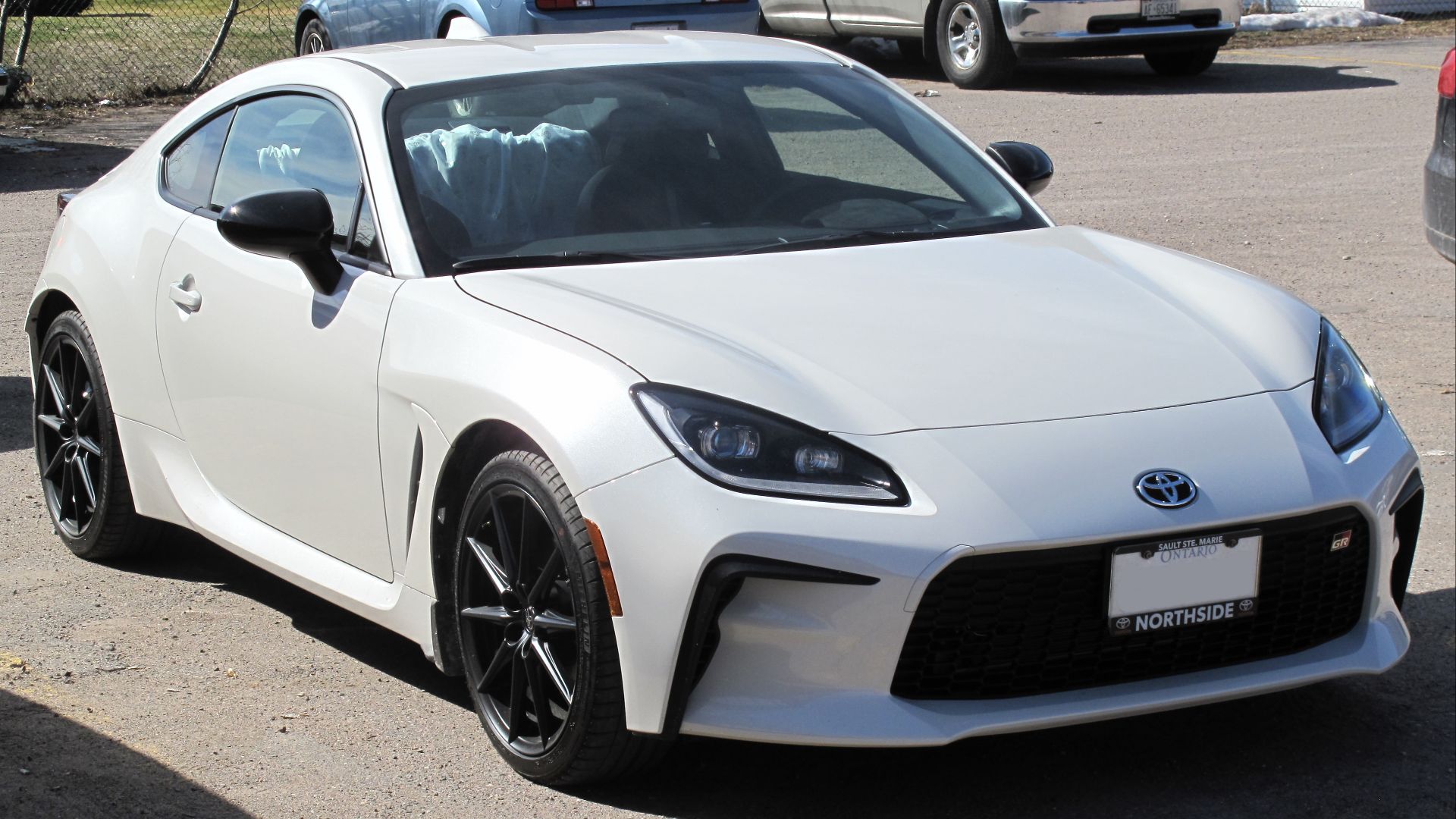 File:2022 Toyota GR86 Premium in Halo, Front Right, 04-10-2022.jpg