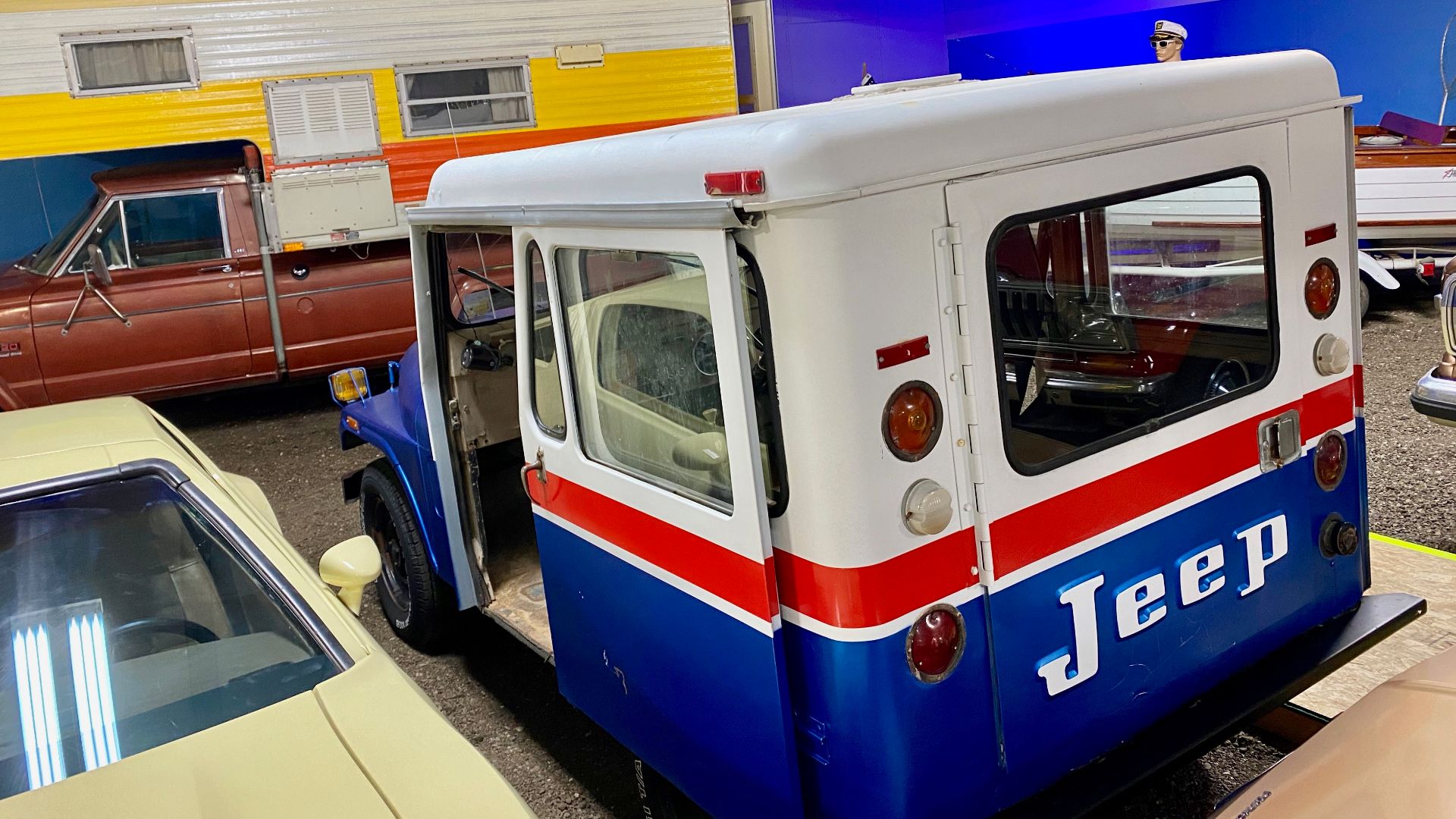 File:1976 Jeep DJ - Dispatcher - AM General - AMC - in USPS livery - at Rambler Ranch 2of3.jpg