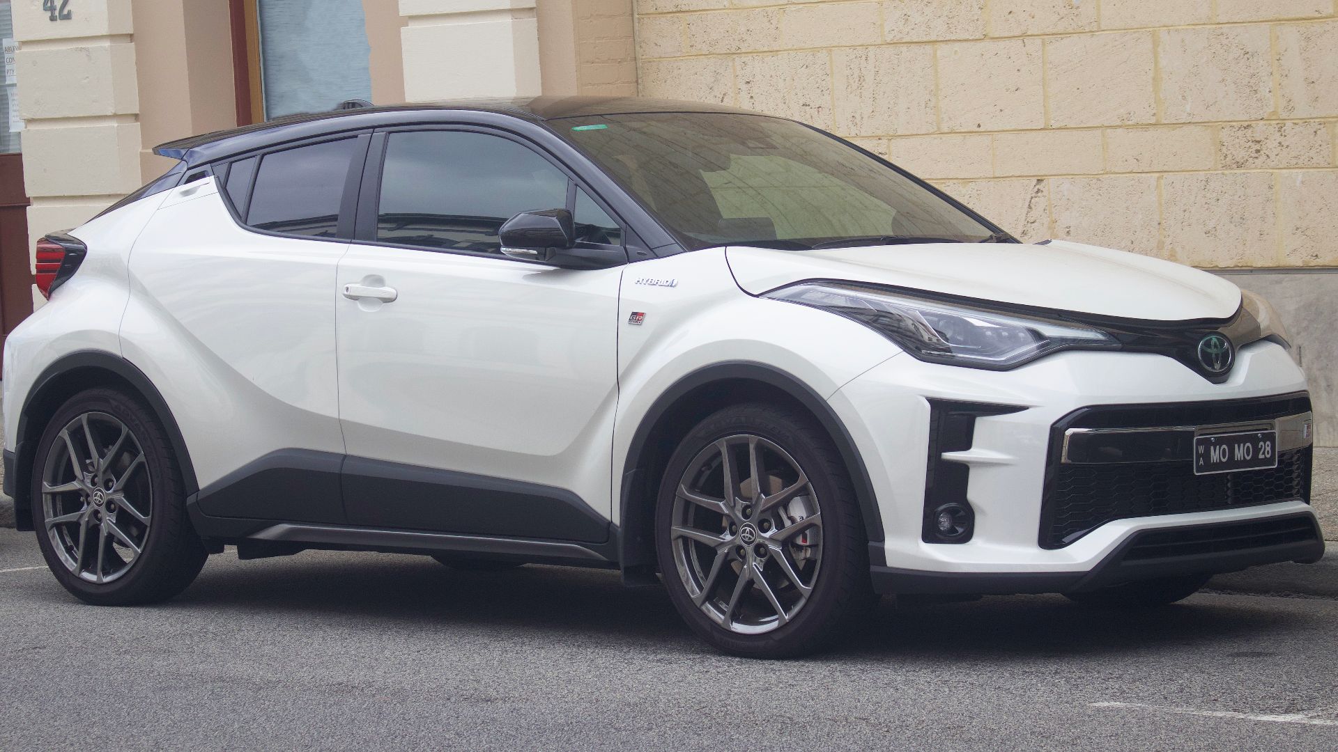 File:Toyota C-HR GR Sport Hybrid, 2021 front.jpg
