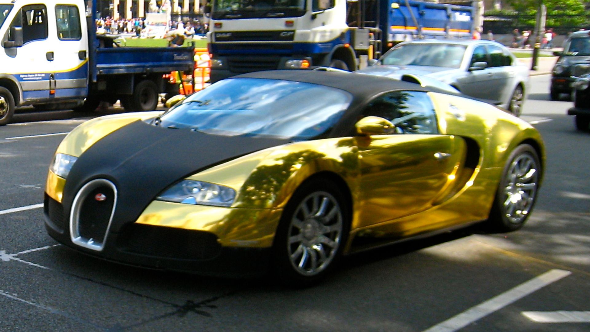 File:Gold bugatti veyron.jpg
