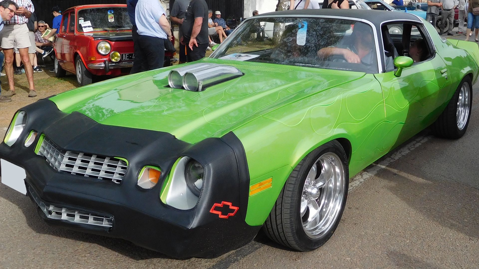 File:Chevrolet Camaro, green (1).jpg