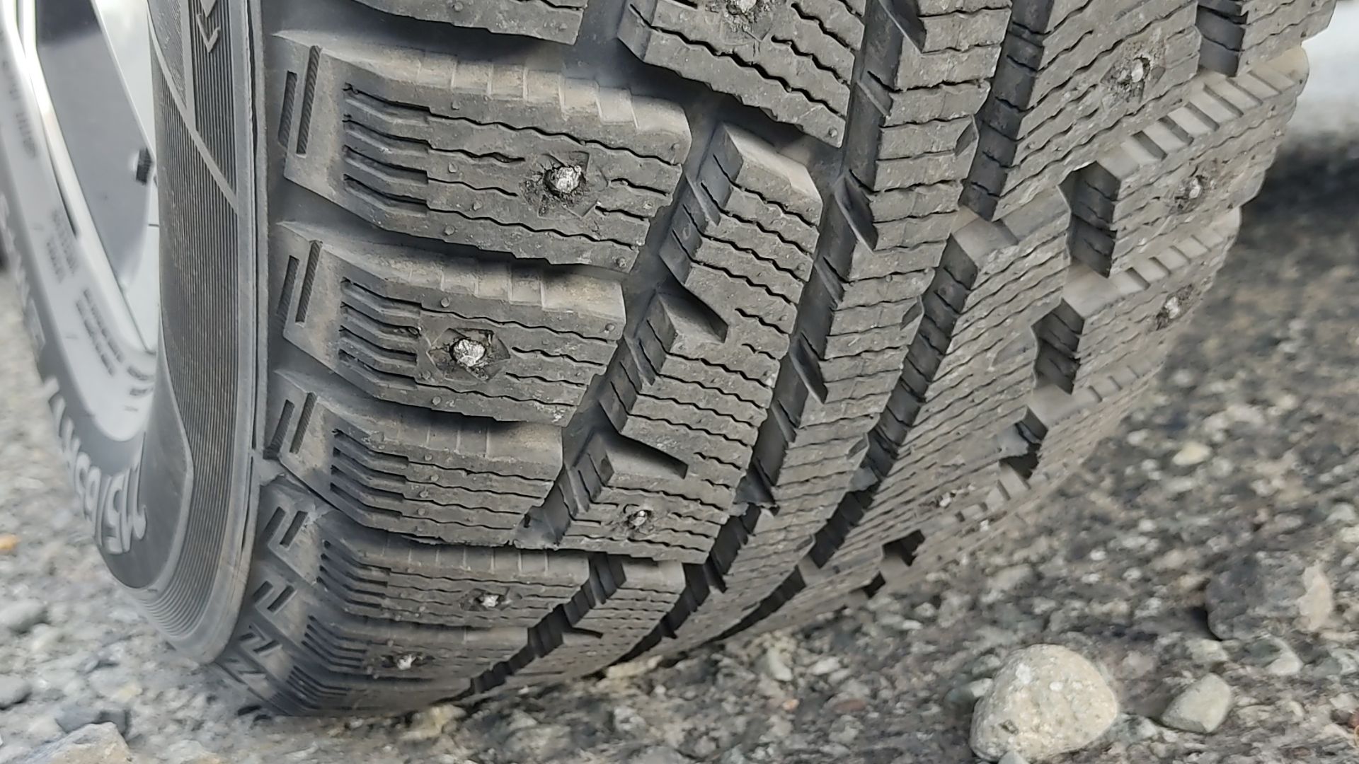 File:Studded winter tyre.jpg