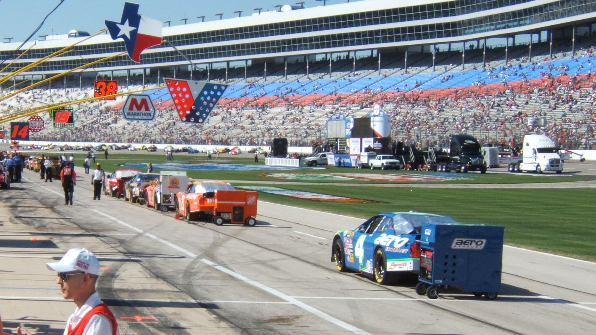 File:Nascar (2445430332).jpg