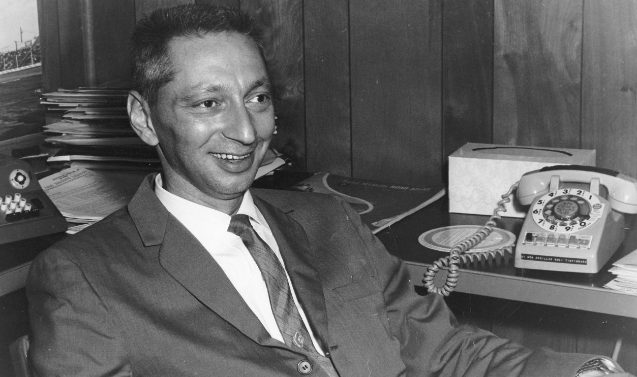 Larry Mendelsohn was the long-time owner/promoter of the Islip (Long Island) Speedway in New York. Although it canÕt be totally proven, Mendelsohn is credited with staging the first automobile demolition derby in 1958. In 1964, he started the Figure Eight World Championship race, which was covered by ABC televisionÕs ÒWide World of Sports.