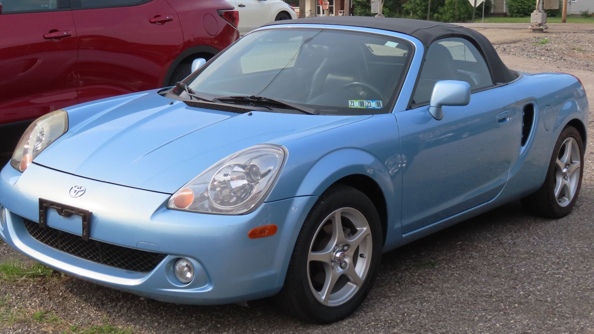 File:2005 Toyota MR2 Spyder, front left, 06-19-2023.jpg
