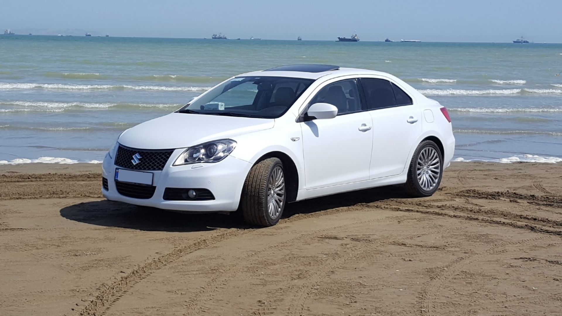File:Suzuki Kizashi Sport GTS.jpg