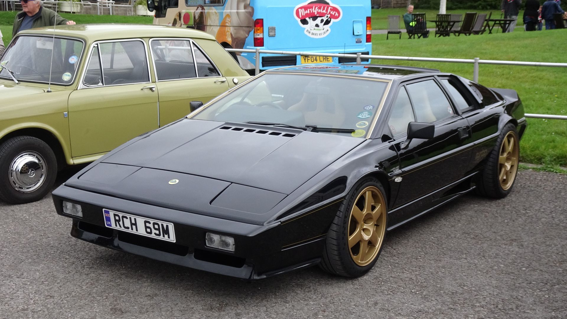 File:Lotus Esprit Turbo (1985).jpg