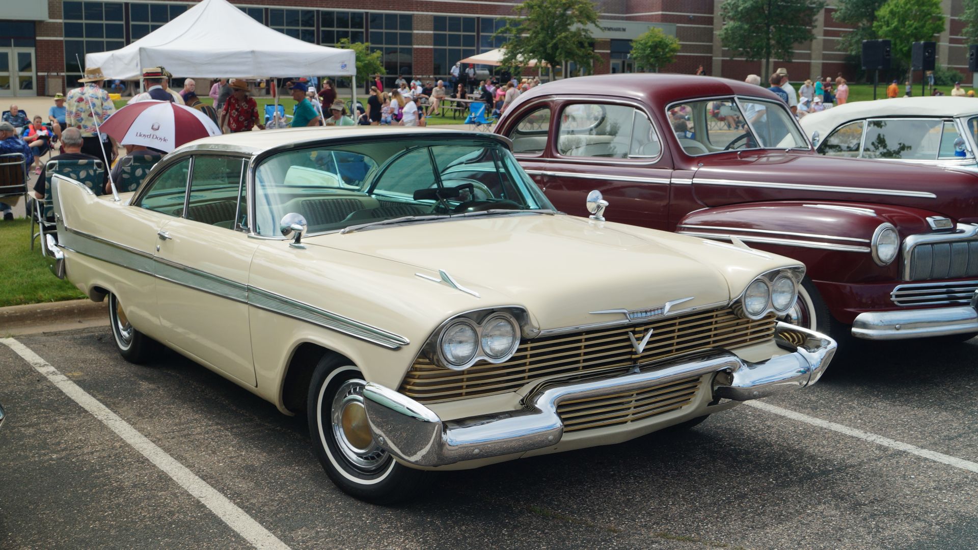 File:1958 Plymouth Fury (20402932206).jpg